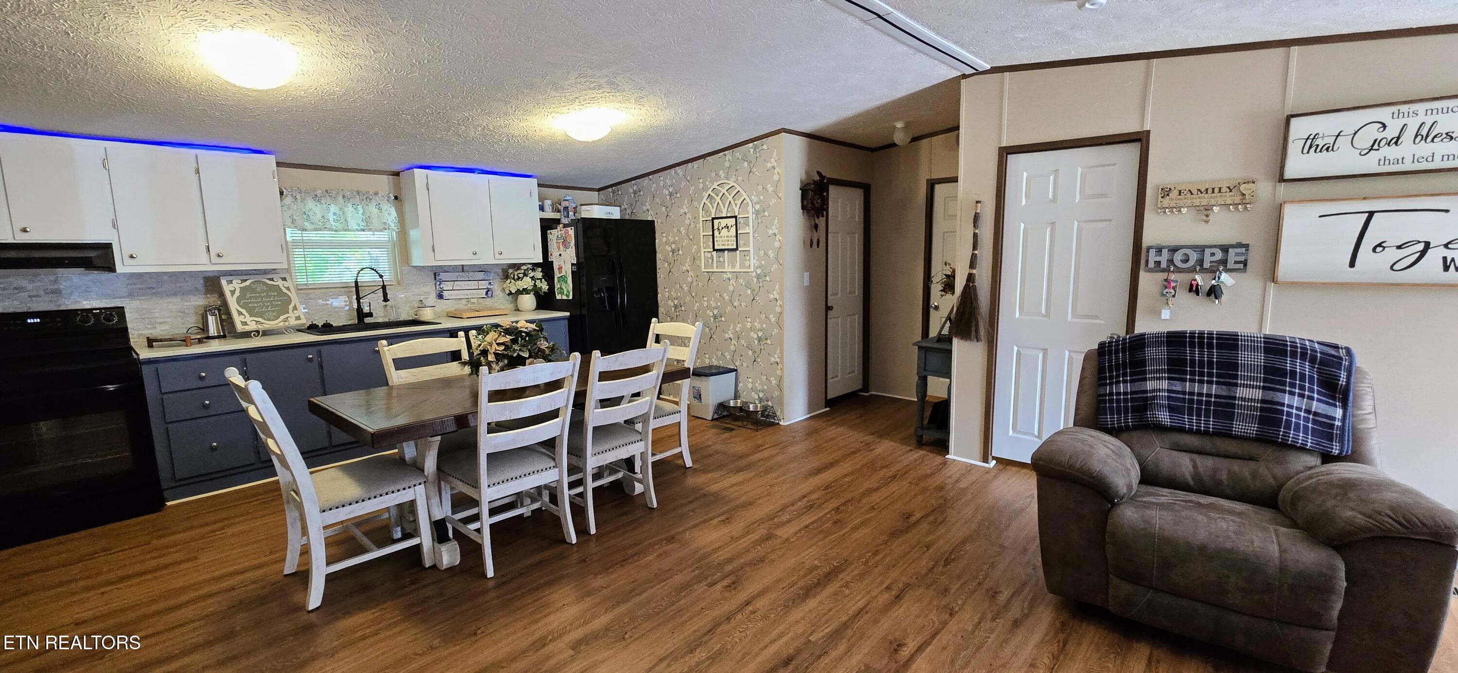 9321 E Emory Road Corryton TN 37721