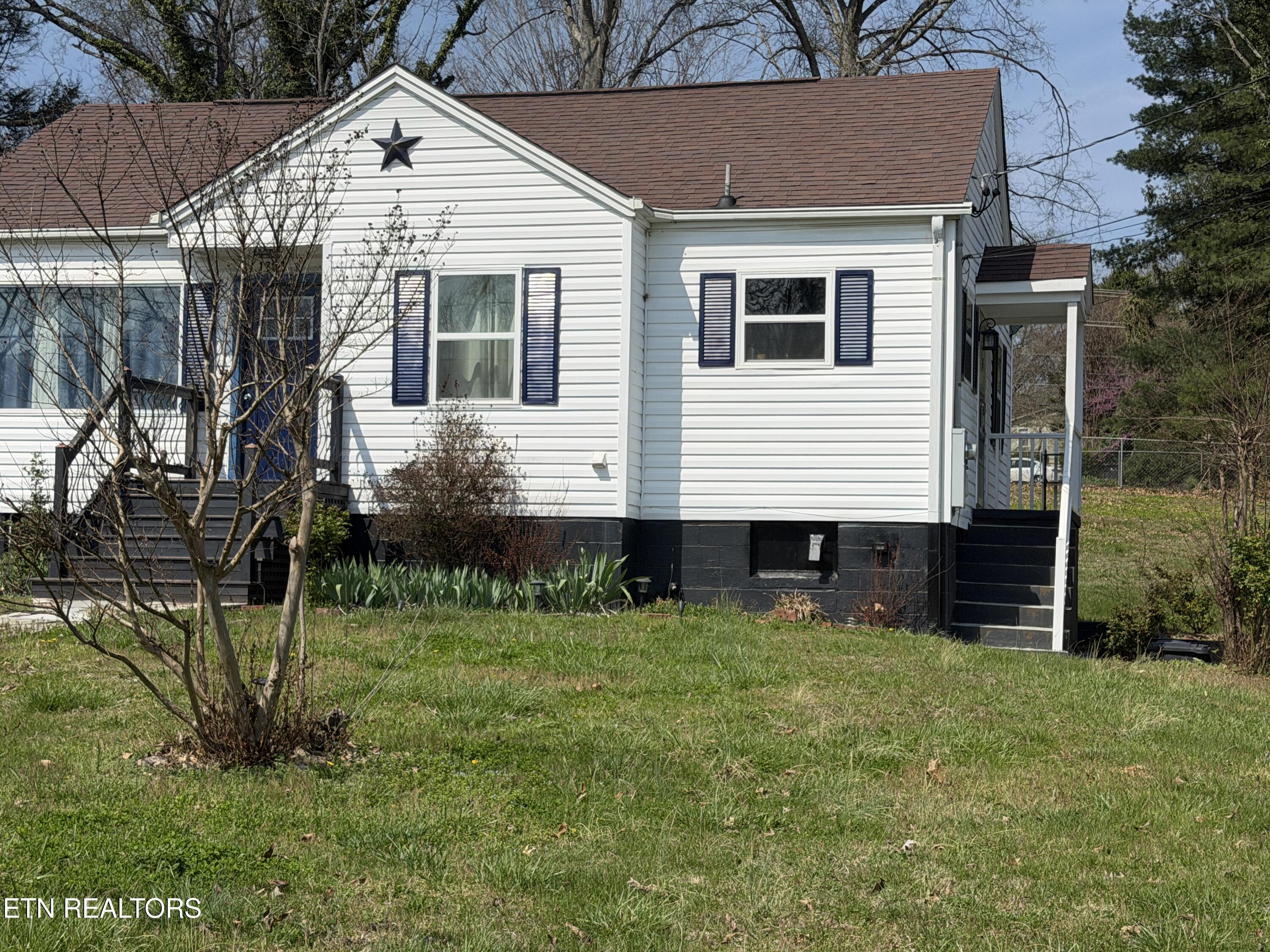 1303 NE Charles Drive Knoxville TN 37918