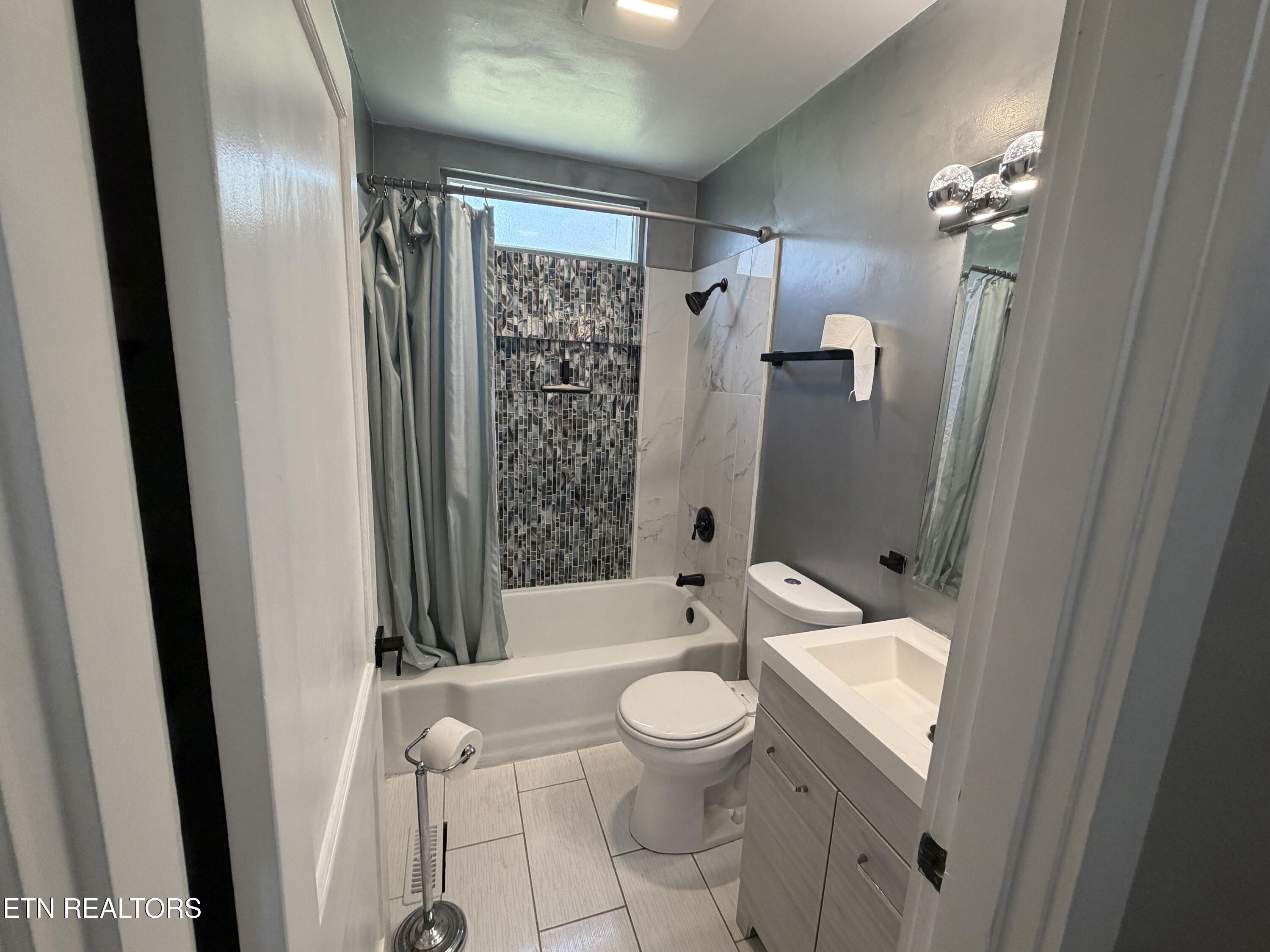 1303 NE Charles Drive Knoxville TN 37918