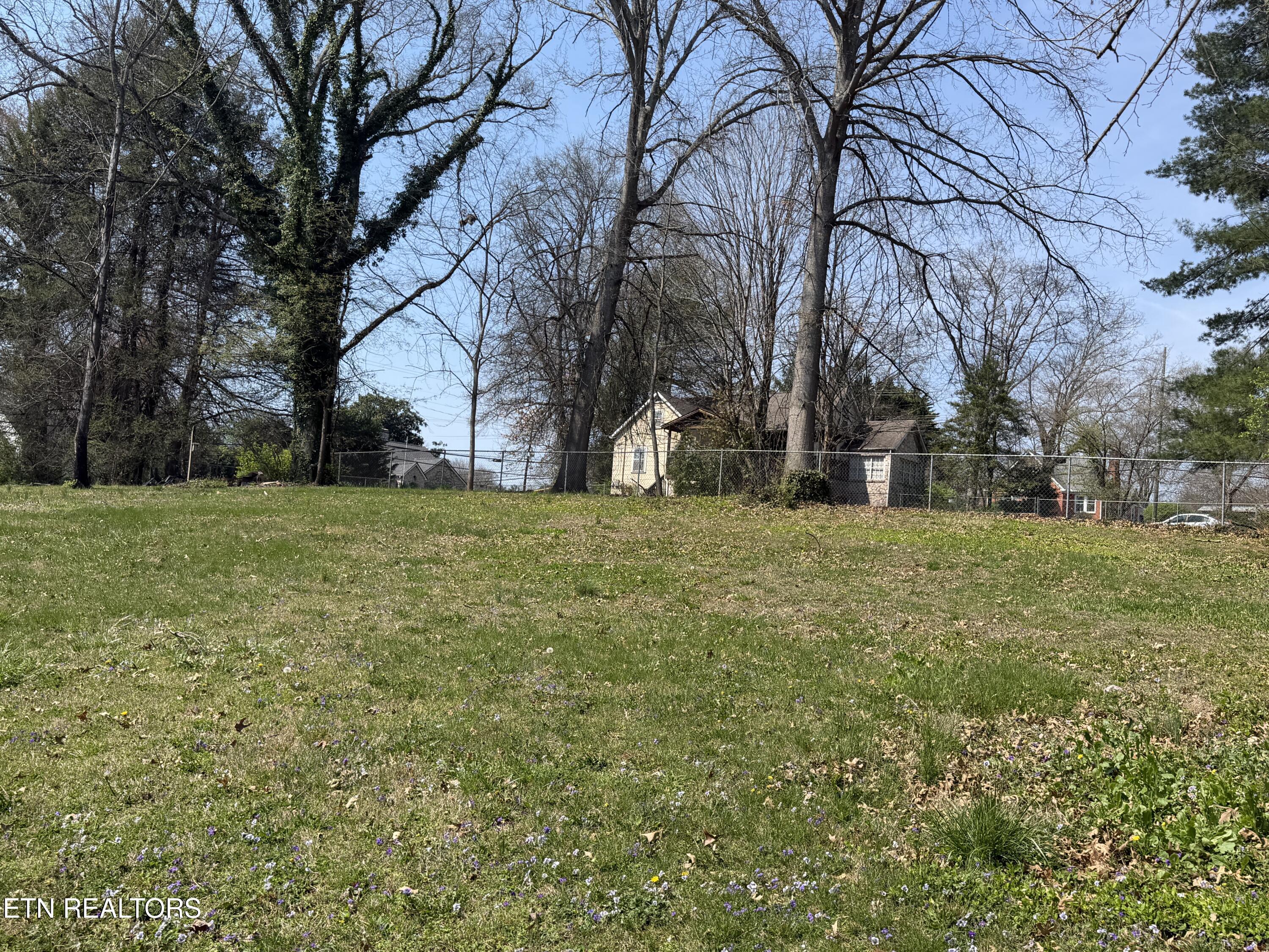1303 NE Charles Drive Knoxville TN 37918