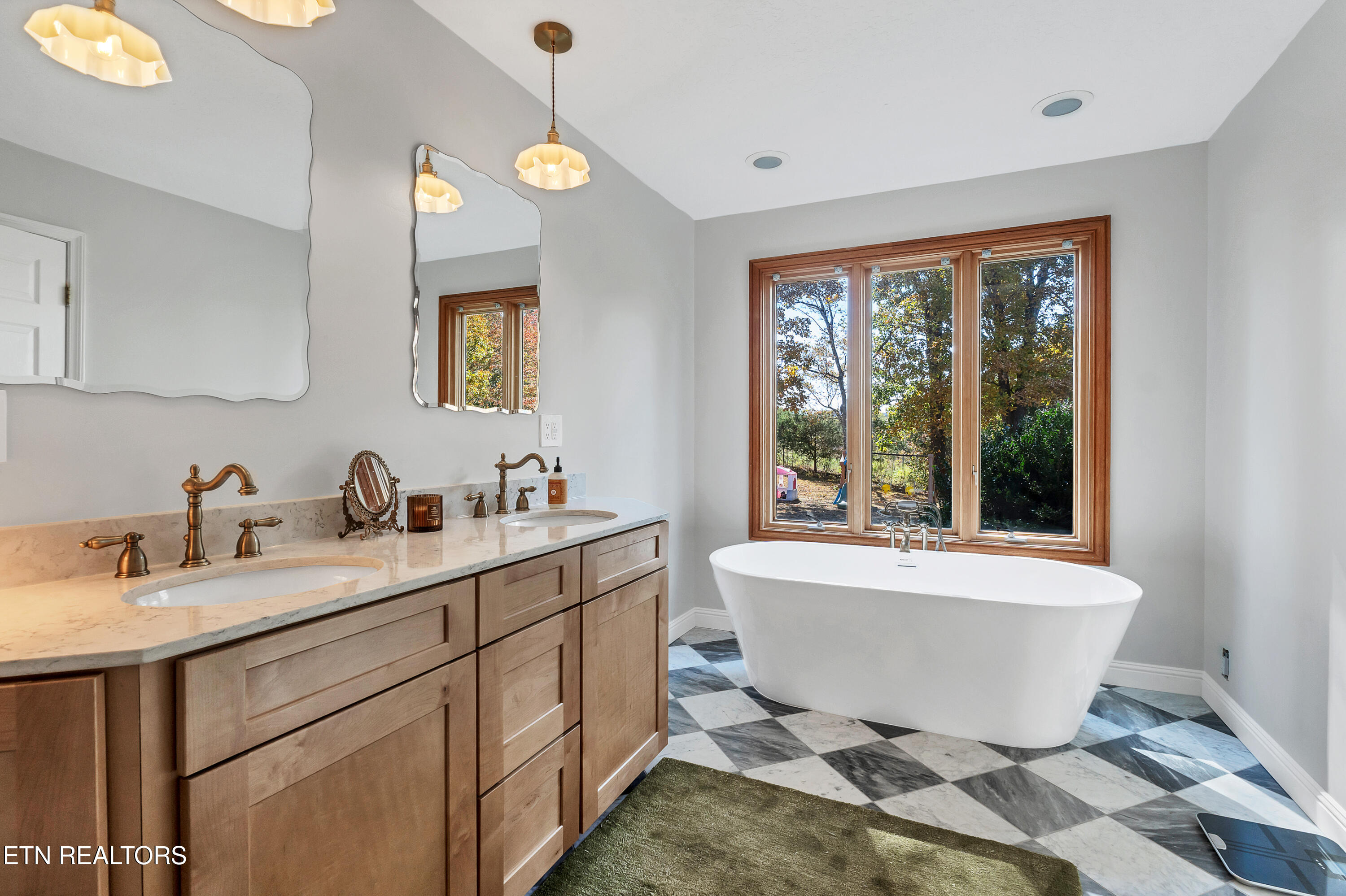 287 Norman Road Jacksboro TN 37757