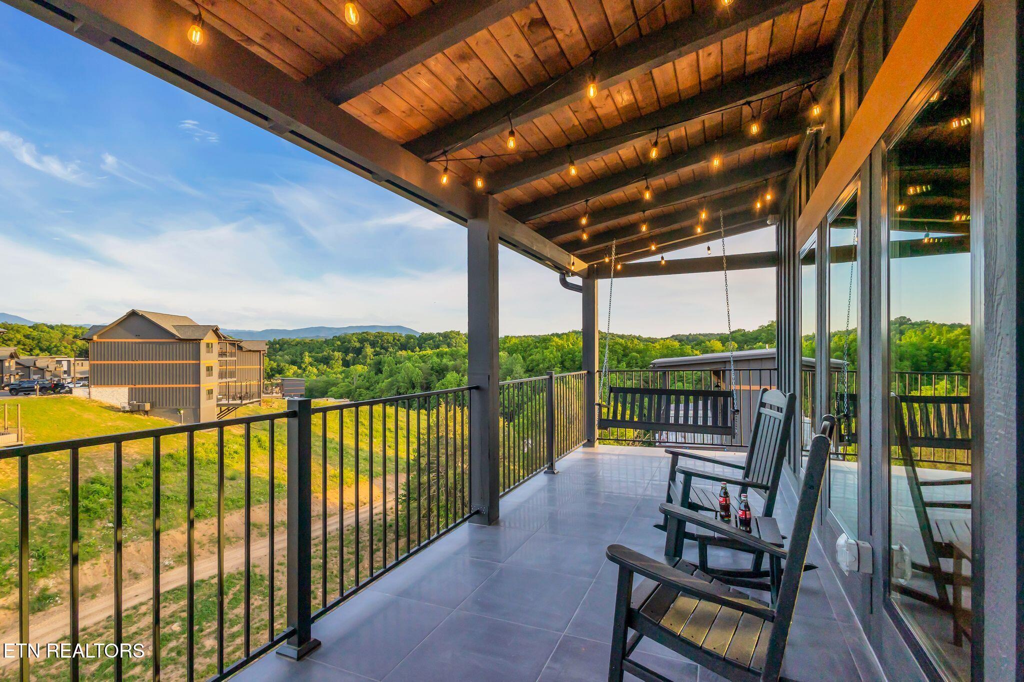 1724 Knotty Log Way Sevierville TN 37862