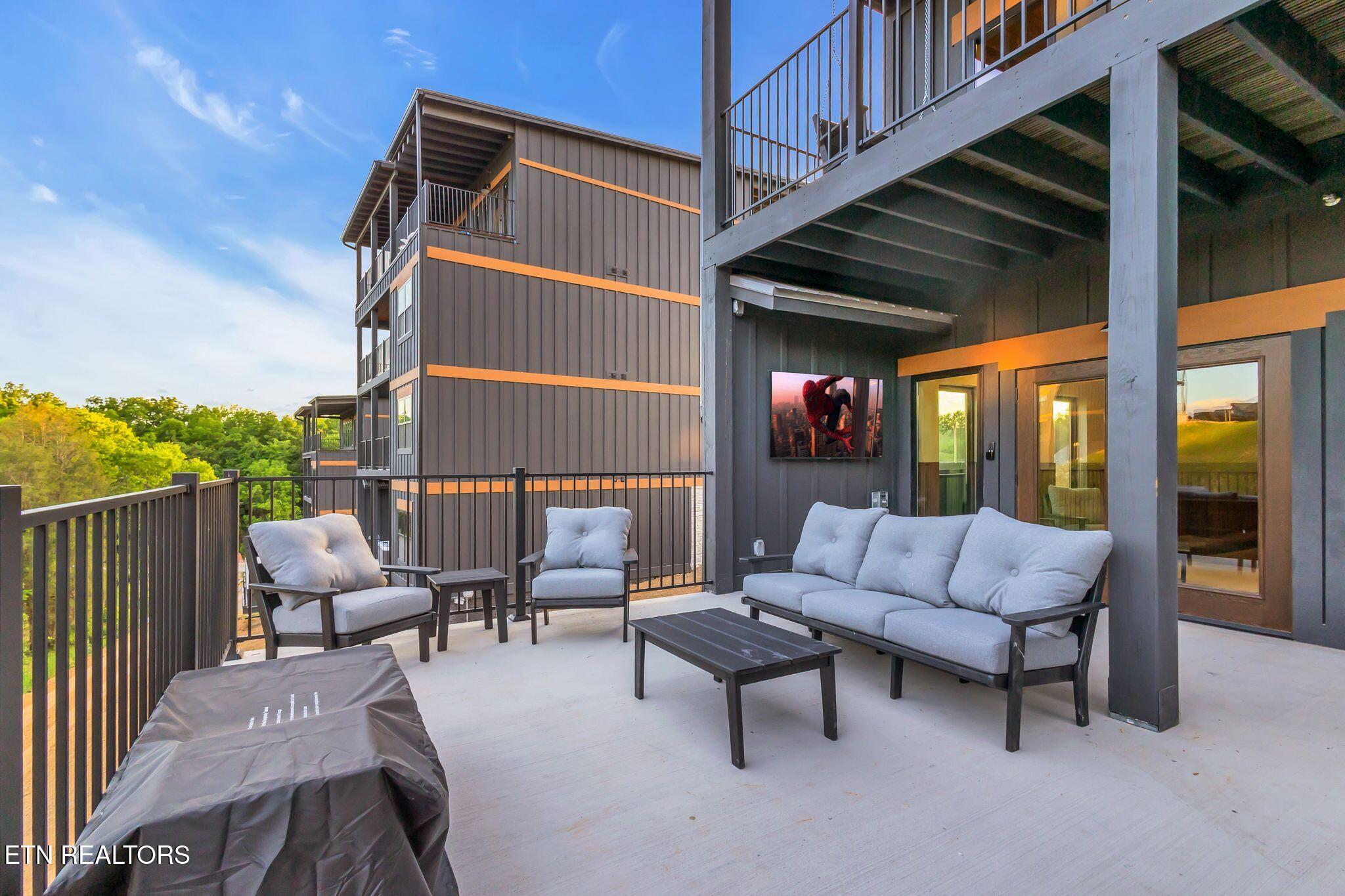 1724 Knotty Log Way Sevierville TN 37862