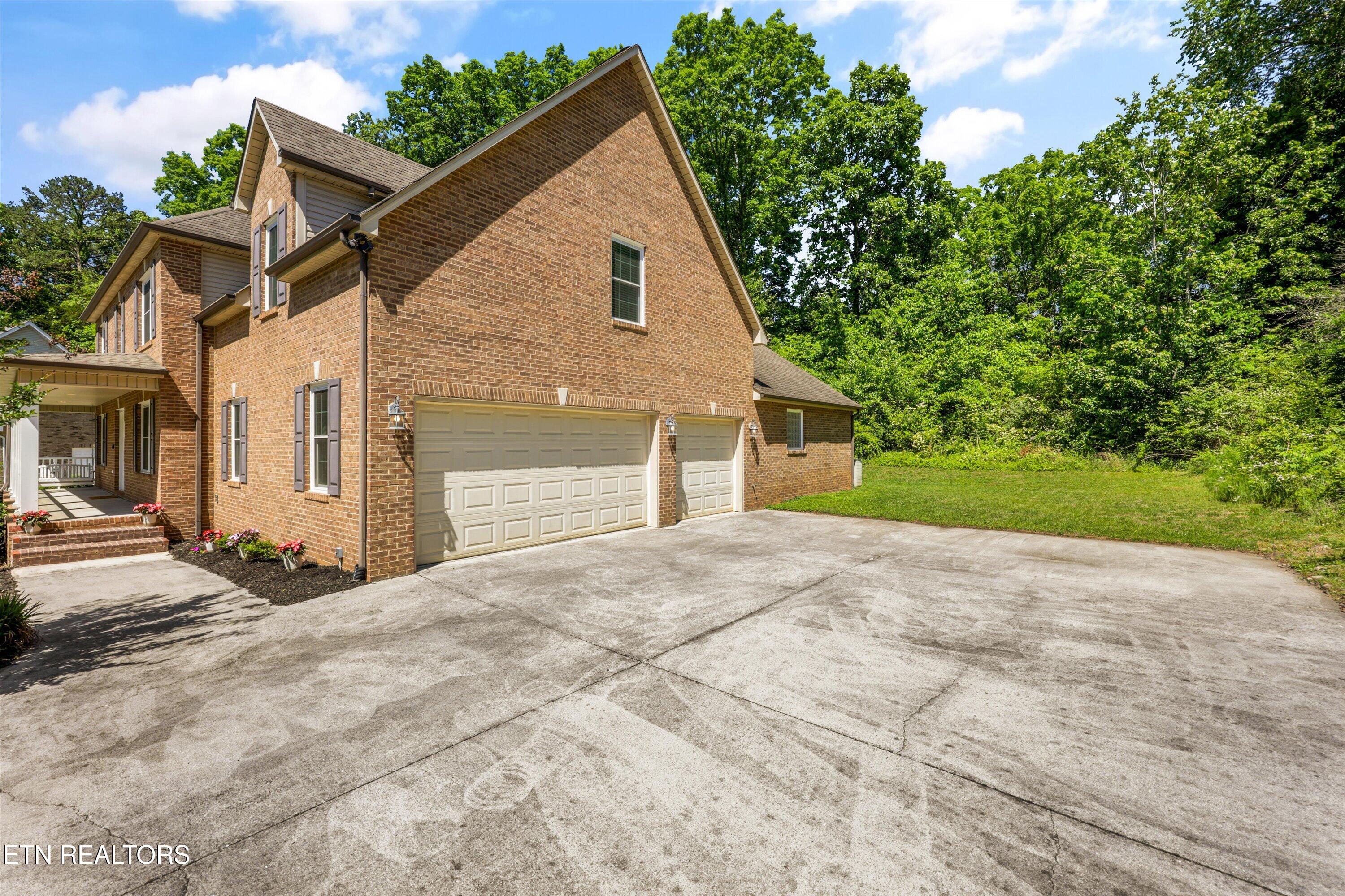 3345 Whispering Oaks Drive Knoxville TN 37938