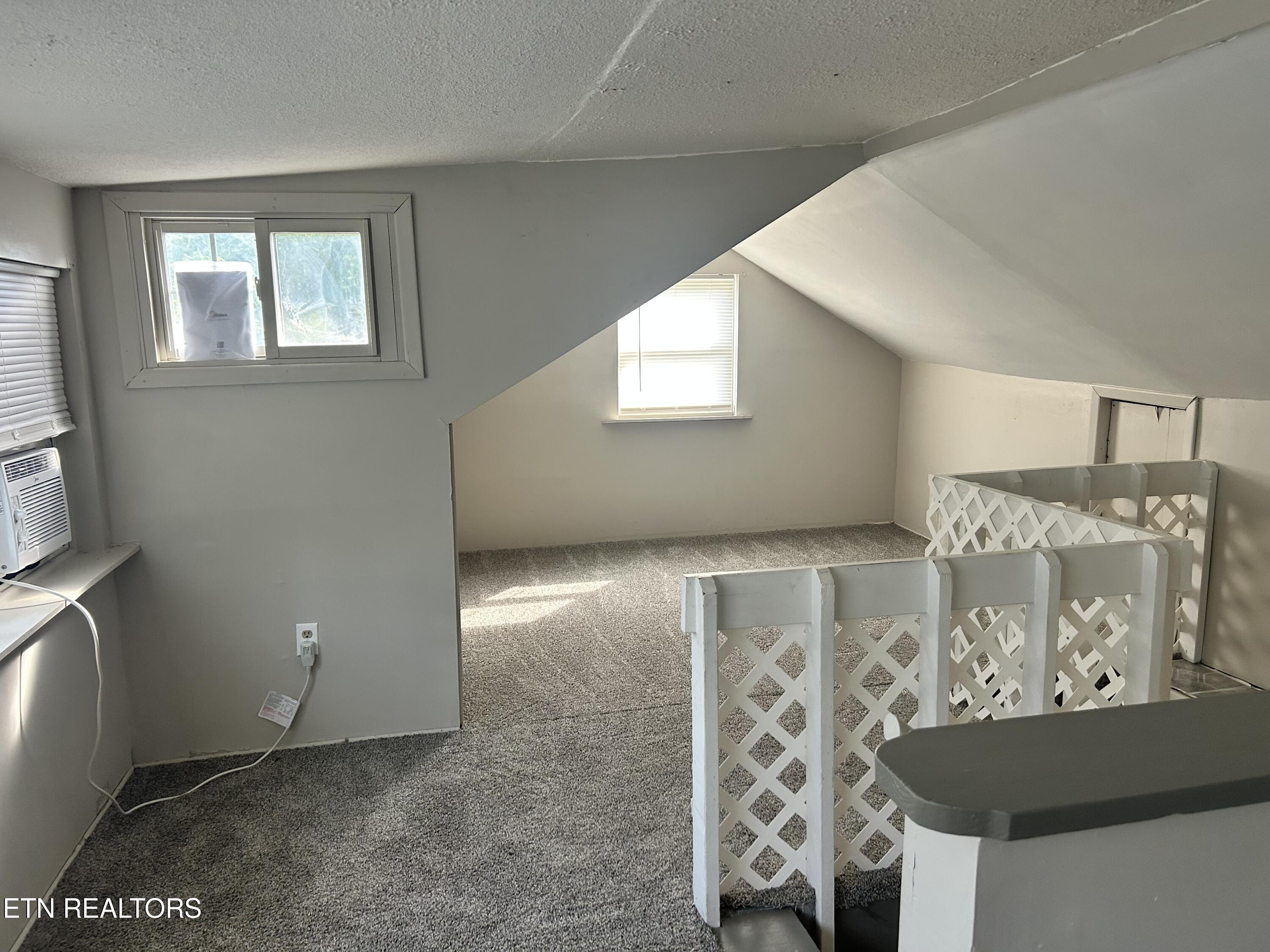 826 N Chamberlain Avenue Rockwood TN 37854