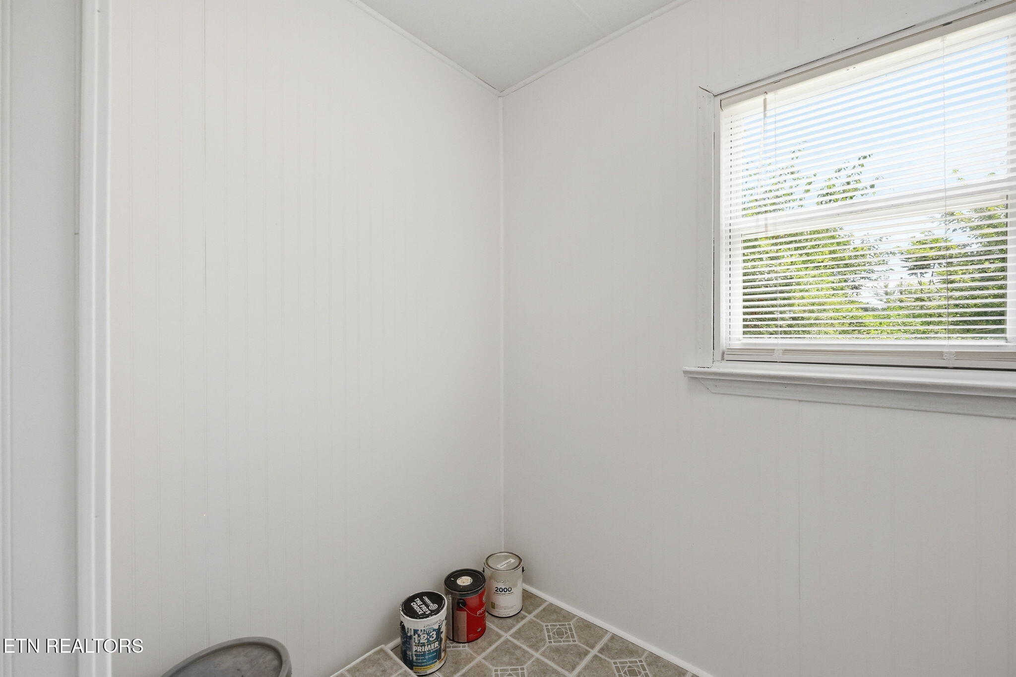826 N Chamberlain Avenue Rockwood TN 37854