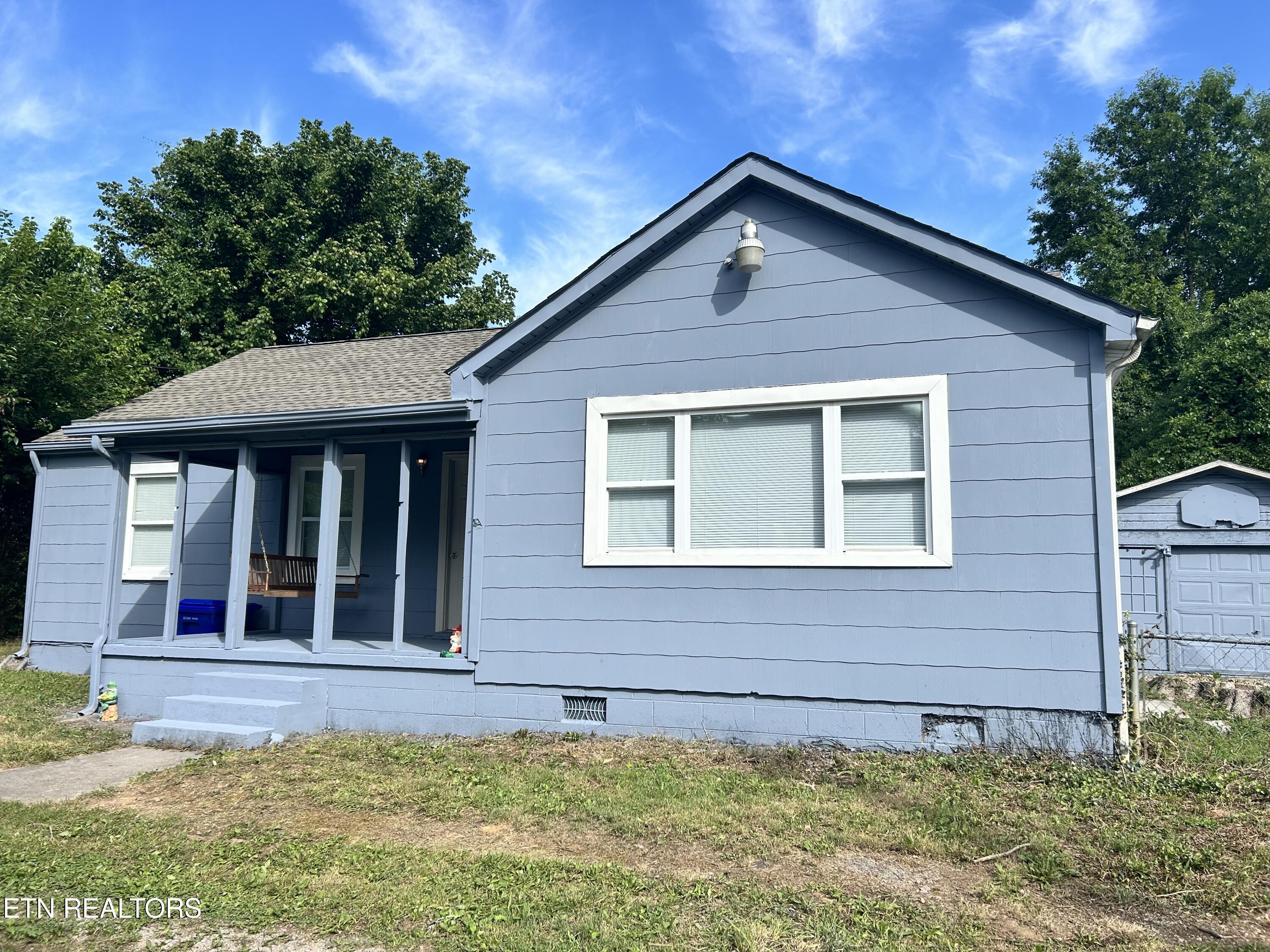 826 N Chamberlain Avenue Rockwood TN 37854