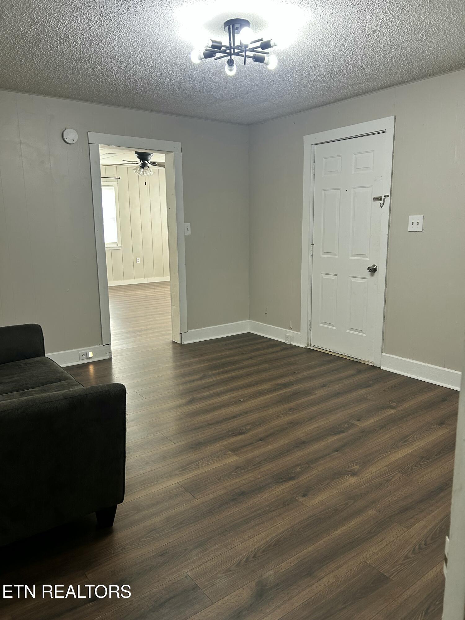 826 N Chamberlain Avenue Rockwood TN 37854