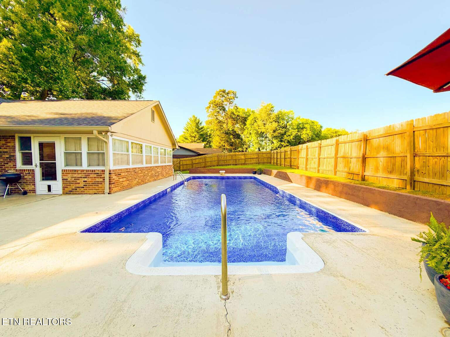 2128 Buckingham Circle Maryville TN 37803