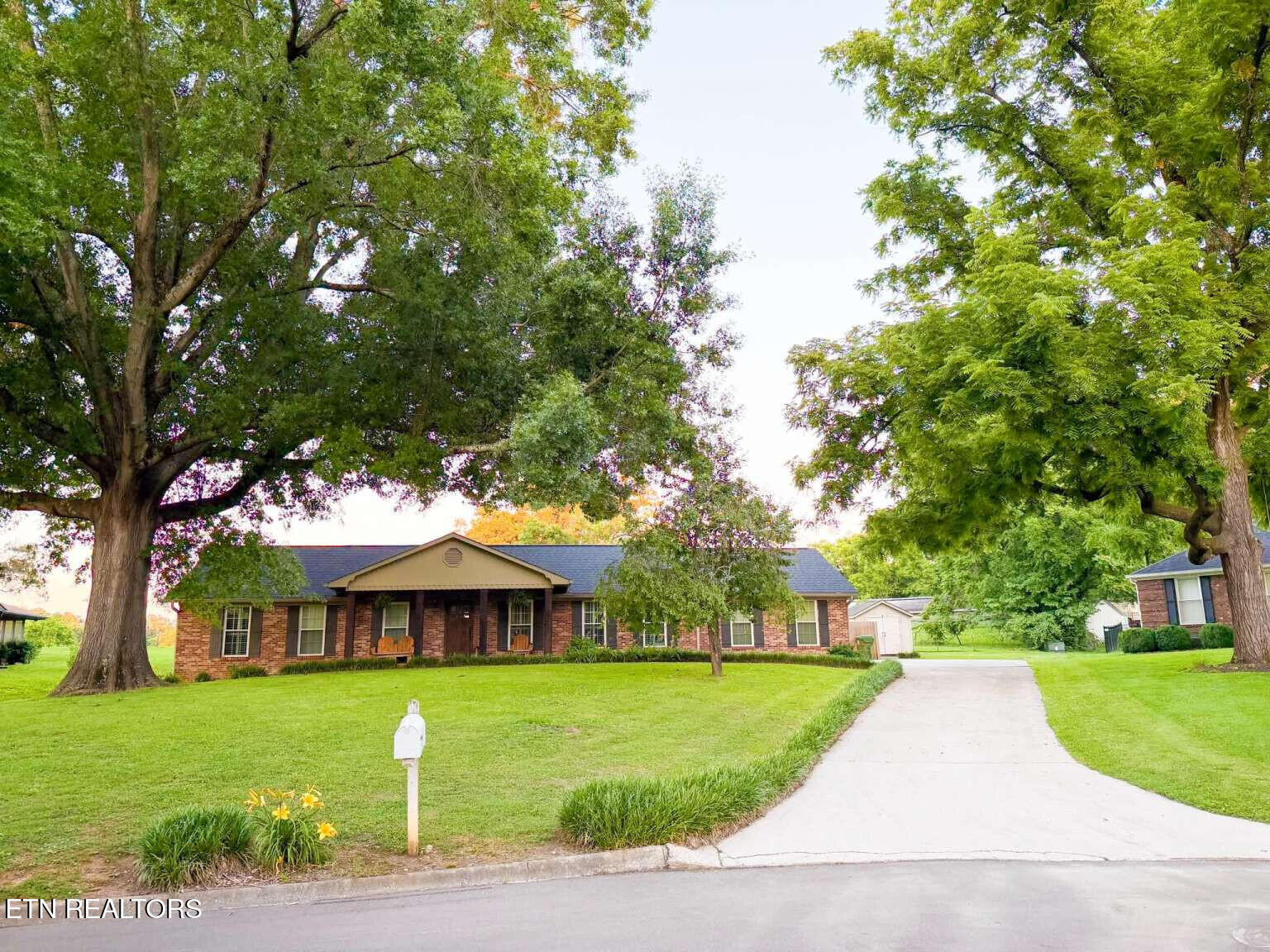 2128 Buckingham Circle Maryville TN 37803