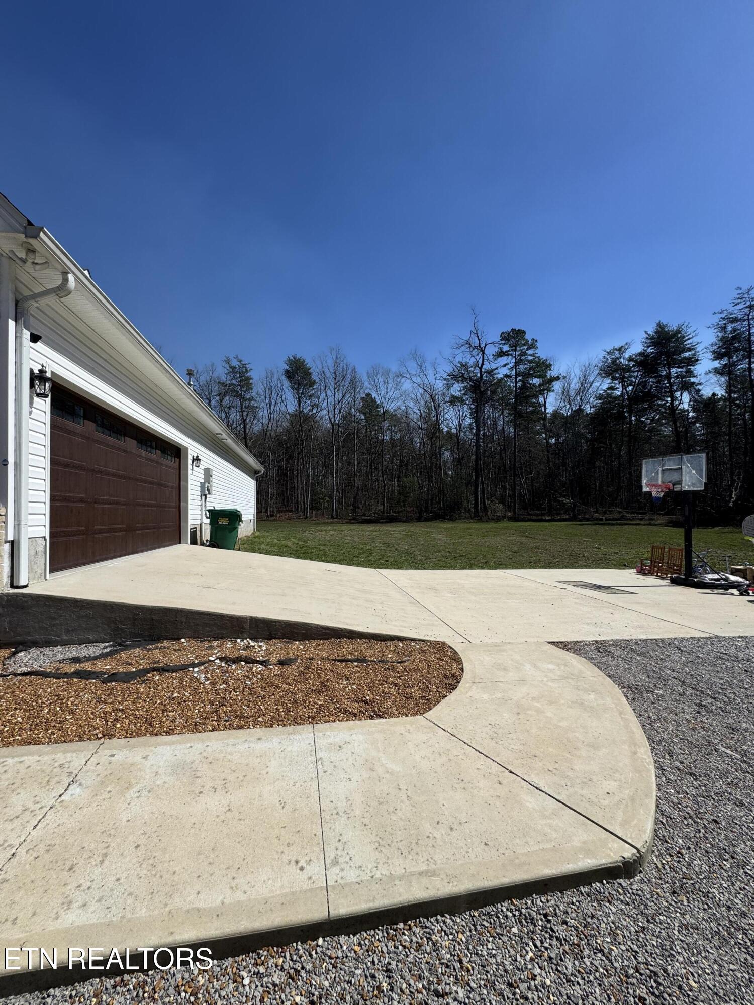 841 Spearhead Circle Clarkrange TN 38553
