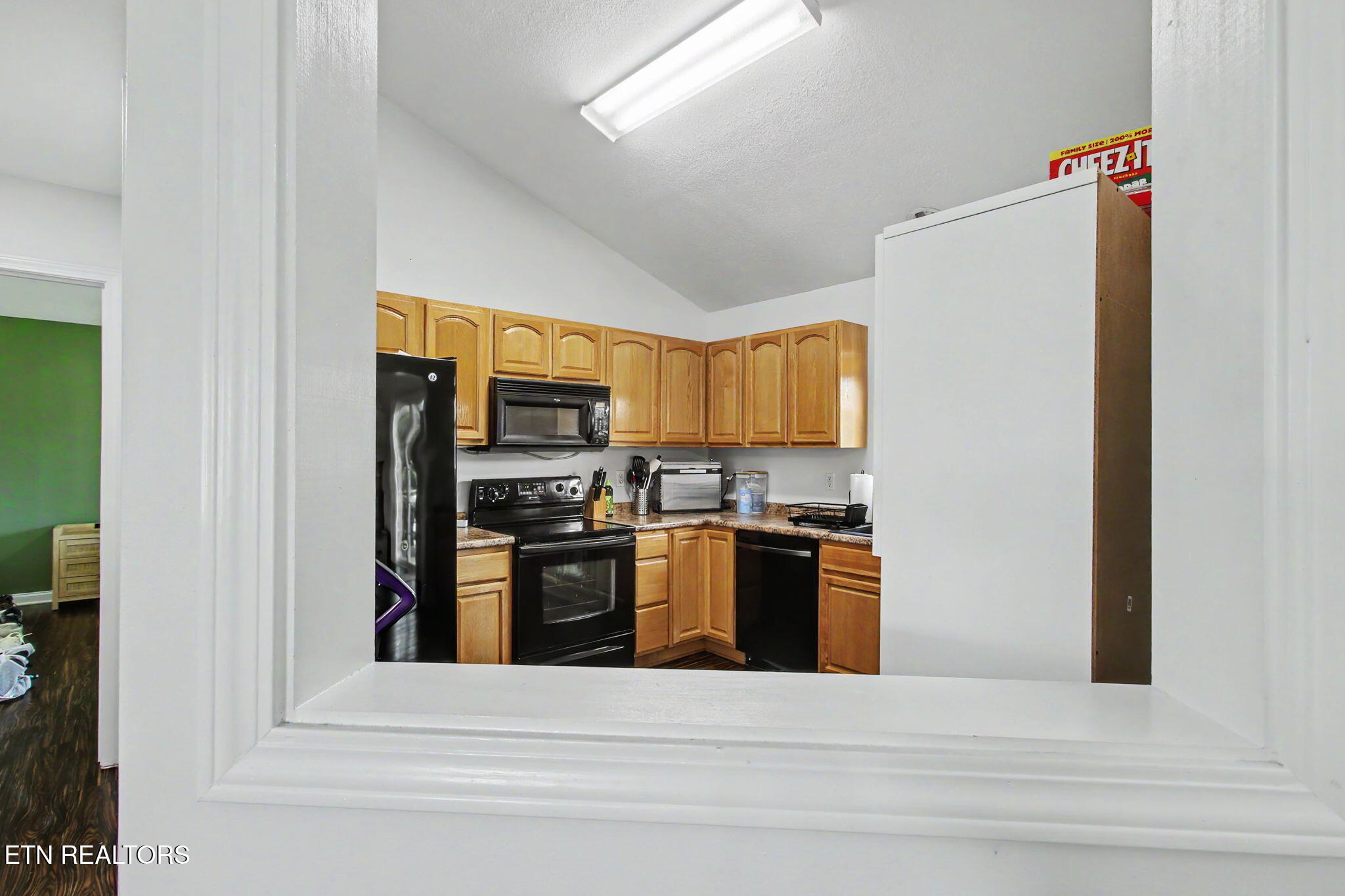 6115 Old Niles Ferry Pike Greenback TN 37742