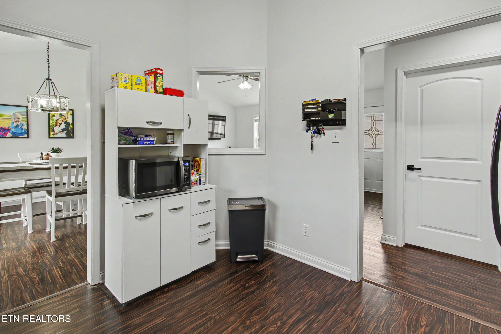 6115 Old Niles Ferry Pike Greenback TN 37742