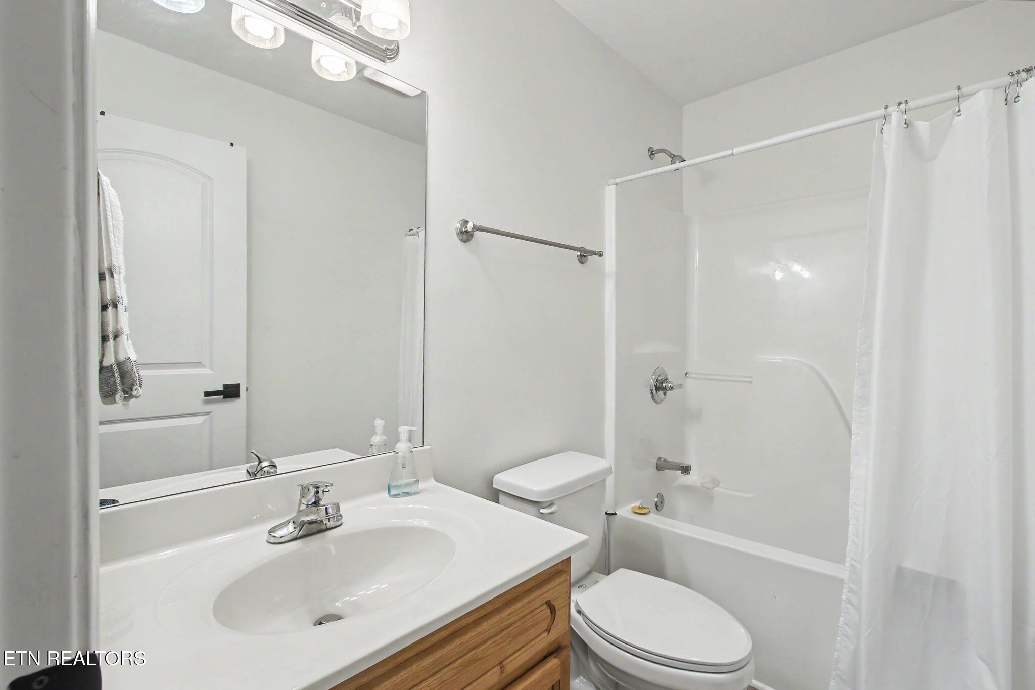 6115 Old Niles Ferry Pike Greenback TN 37742