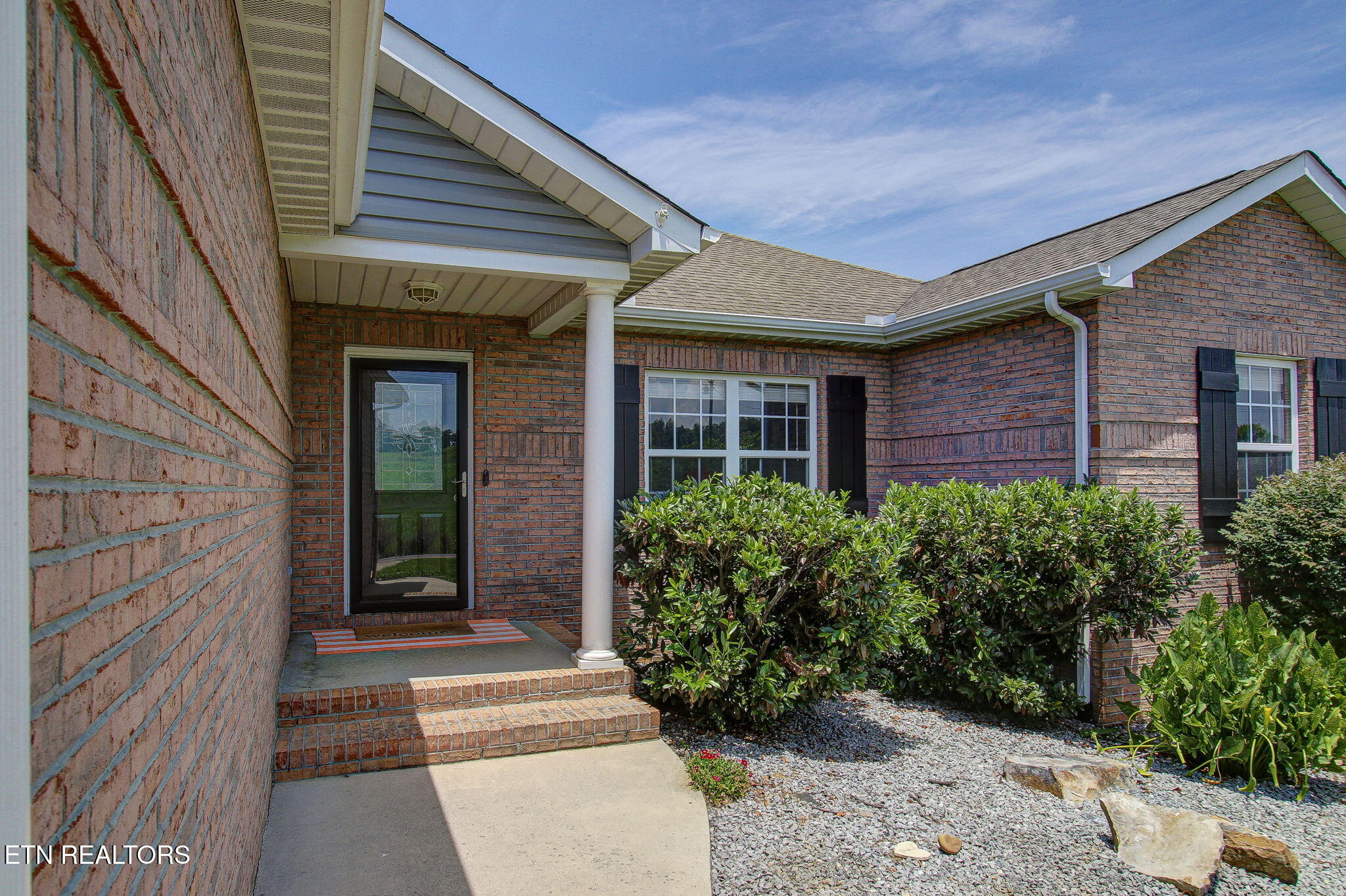 6115 Old Niles Ferry Pike Greenback TN 37742