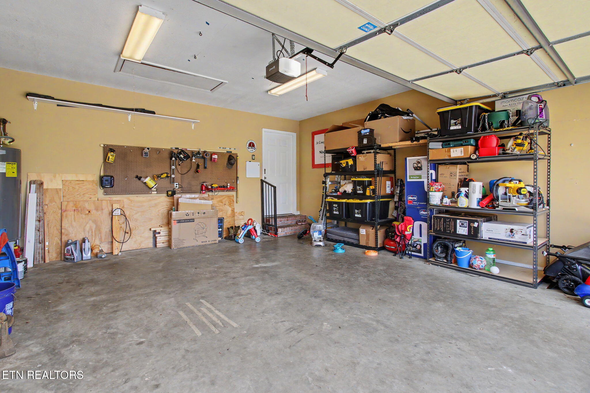 6115 Old Niles Ferry Pike Greenback TN 37742