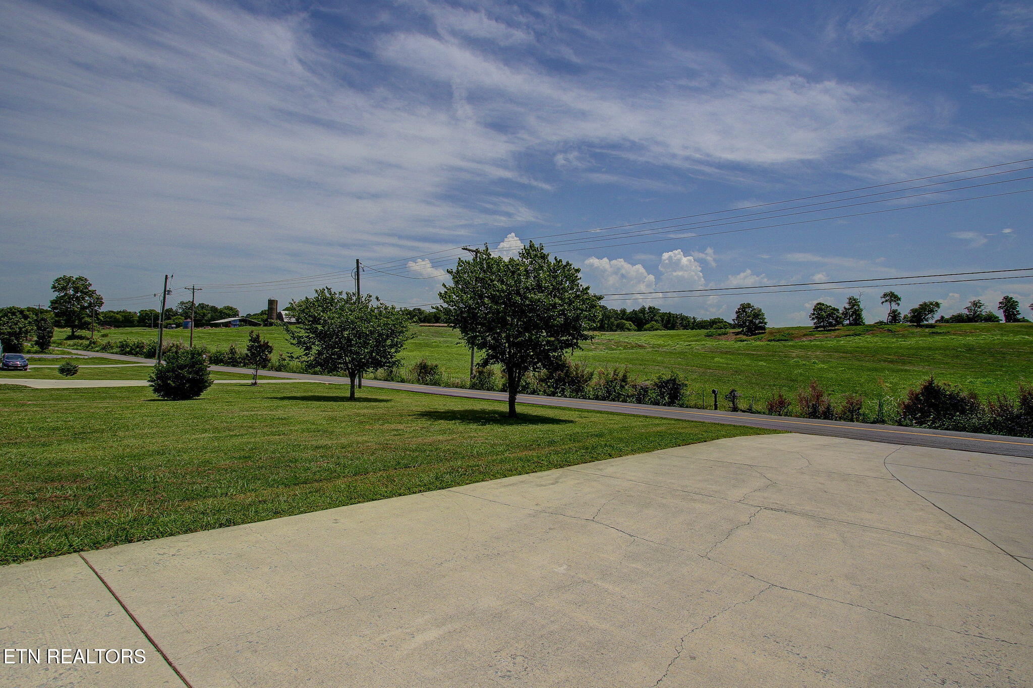 6115 Old Niles Ferry Pike Greenback TN 37742