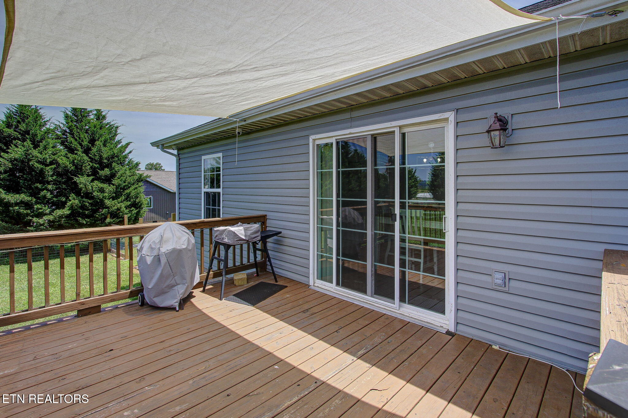 6115 Old Niles Ferry Pike Greenback TN 37742