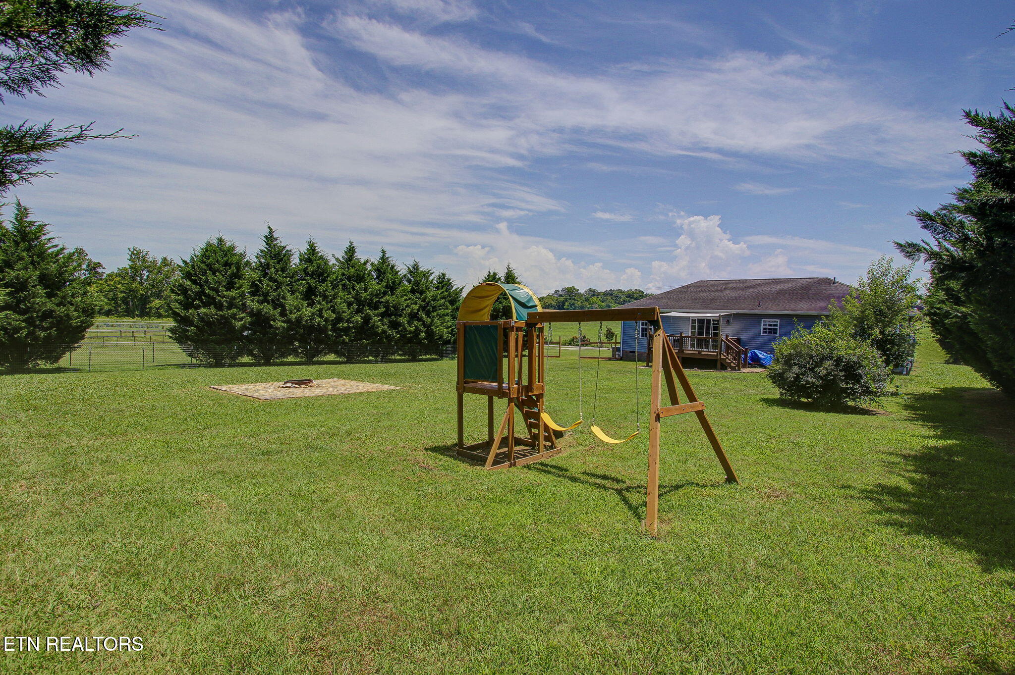 6115 Old Niles Ferry Pike Greenback TN 37742
