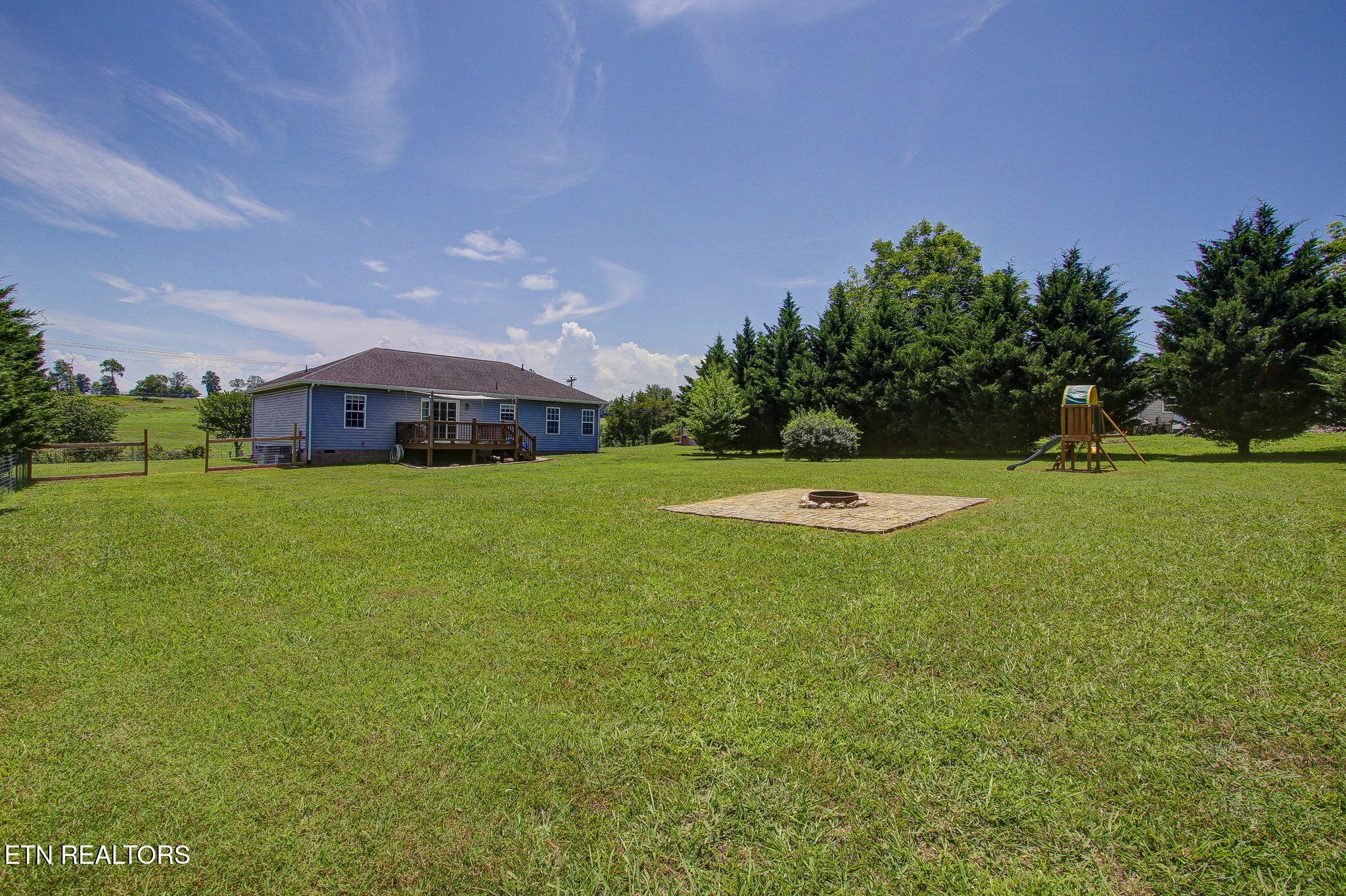 6115 Old Niles Ferry Pike Greenback TN 37742