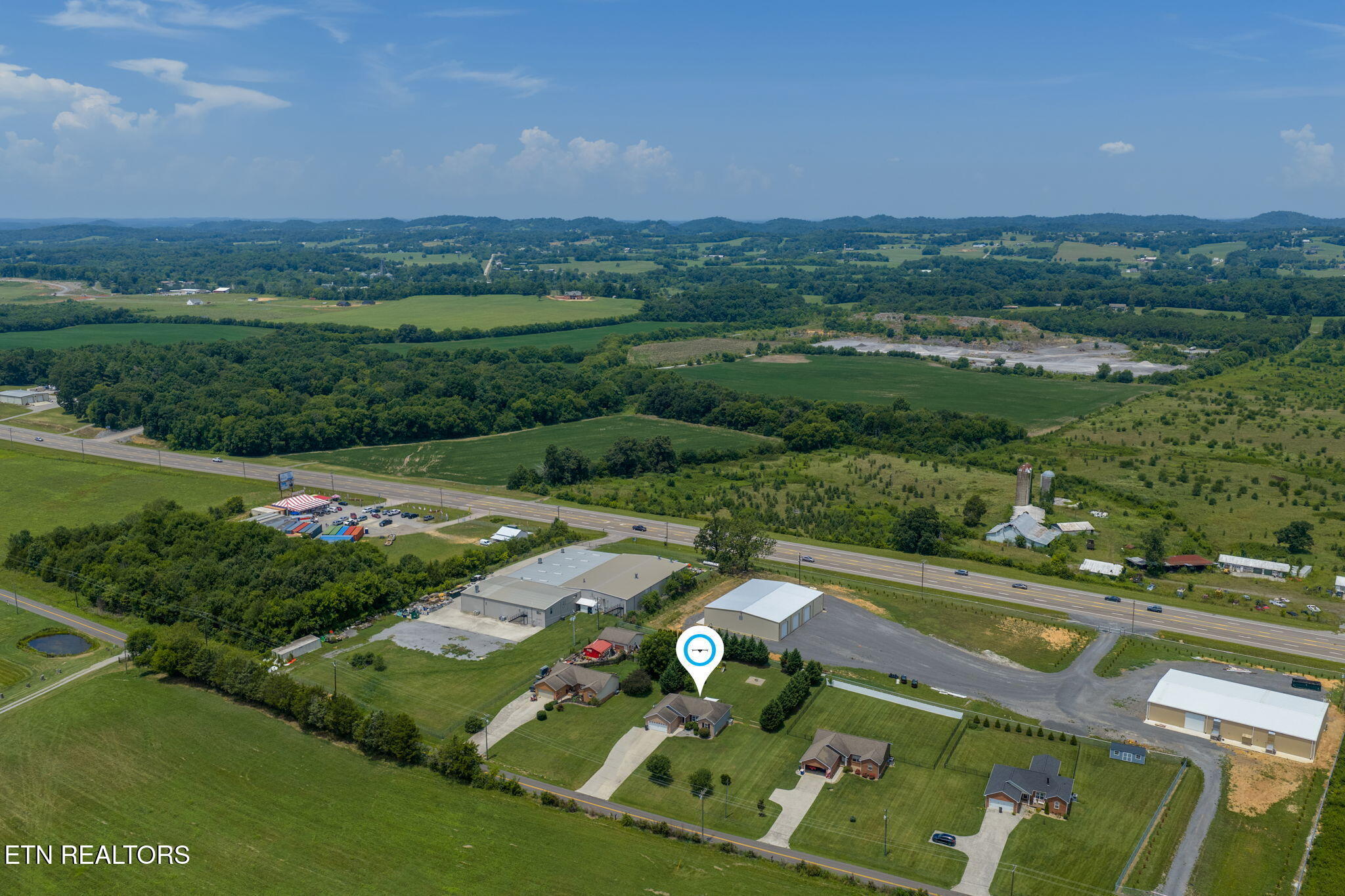 6115 Old Niles Ferry Pike Greenback TN 37742