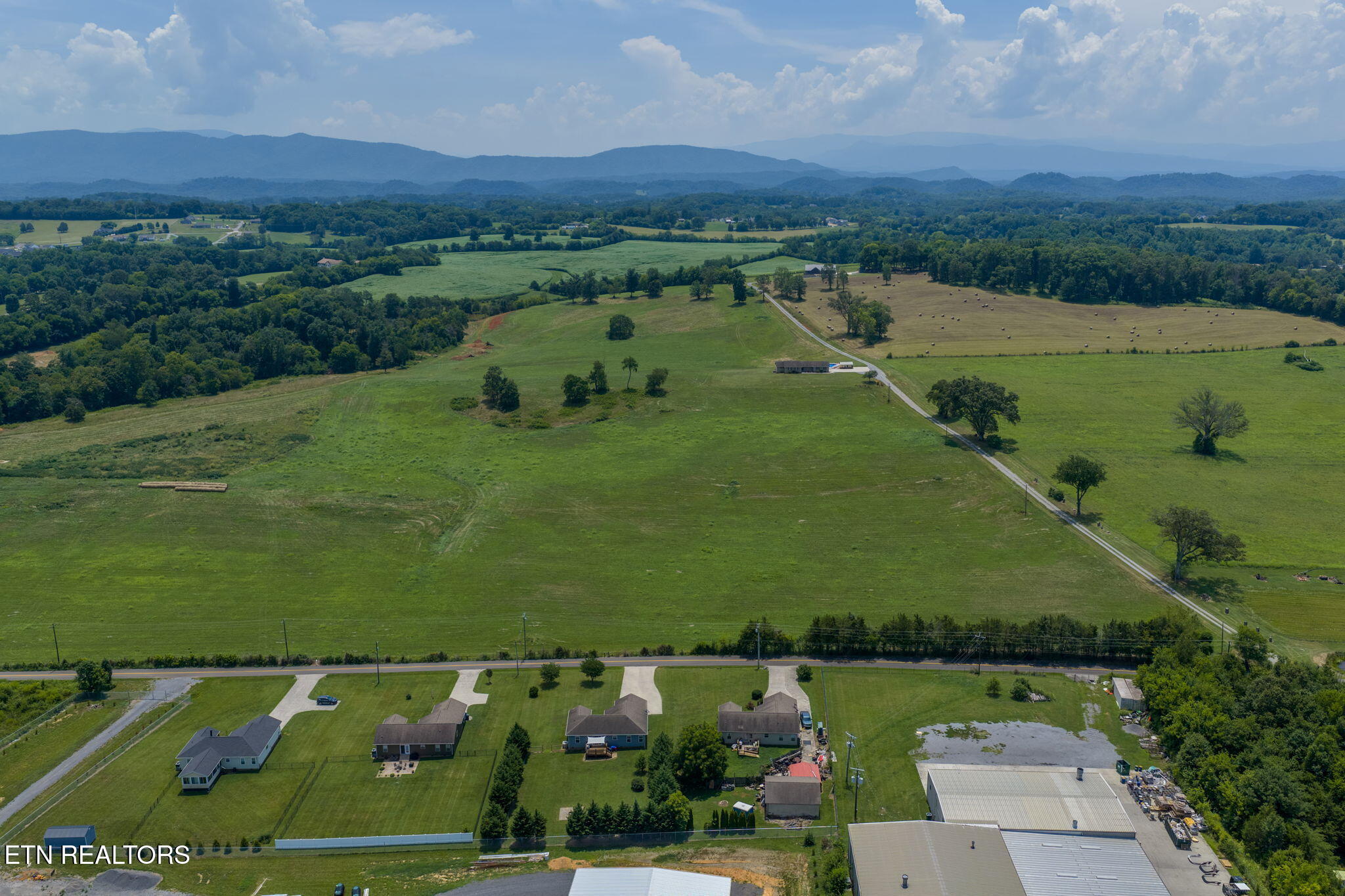 6115 Old Niles Ferry Pike Greenback TN 37742