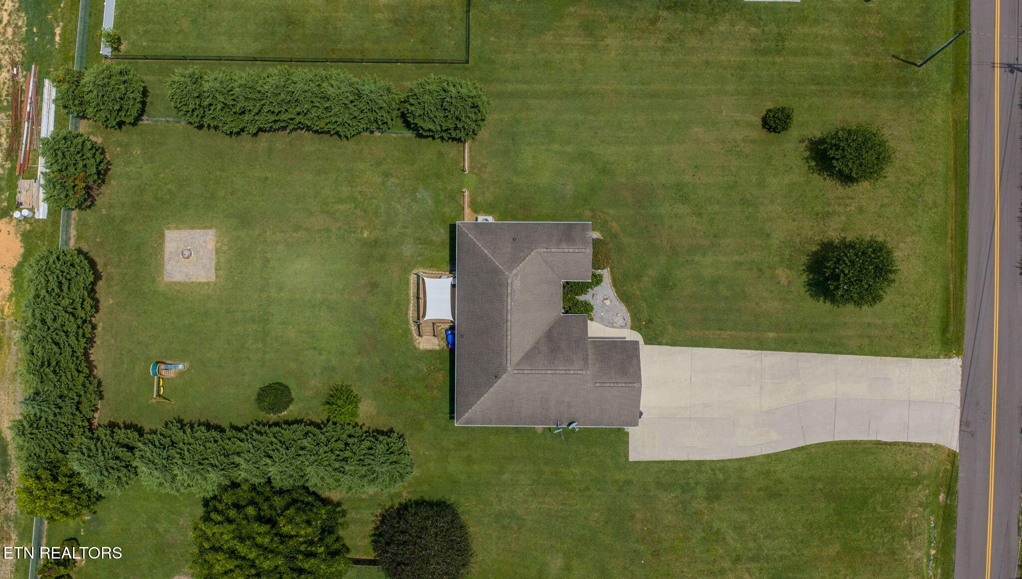 6115 Old Niles Ferry Pike Greenback TN 37742