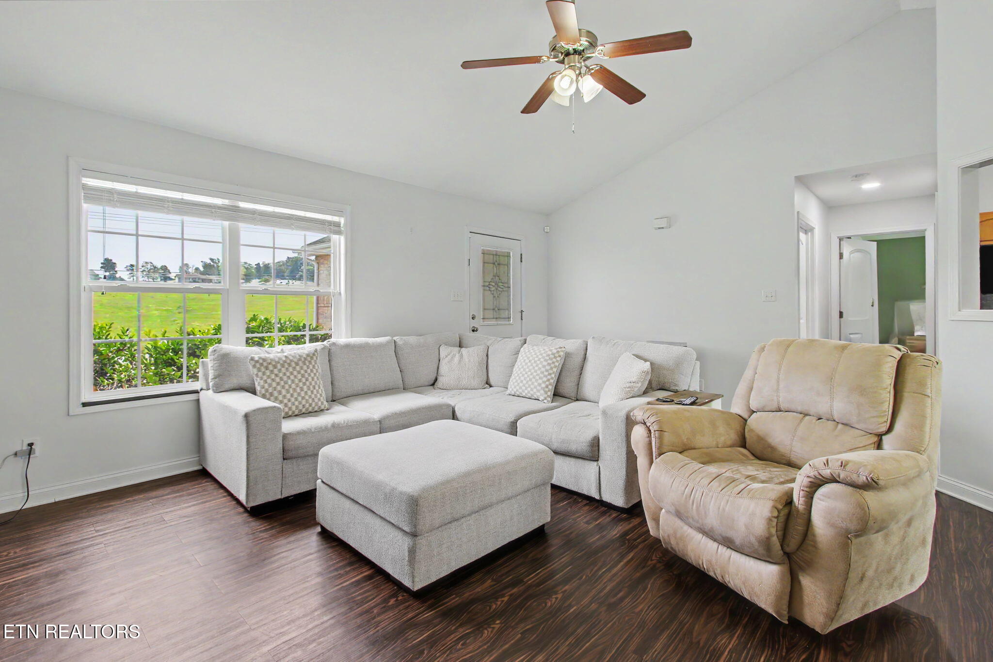 6115 Old Niles Ferry Pike Greenback TN 37742
