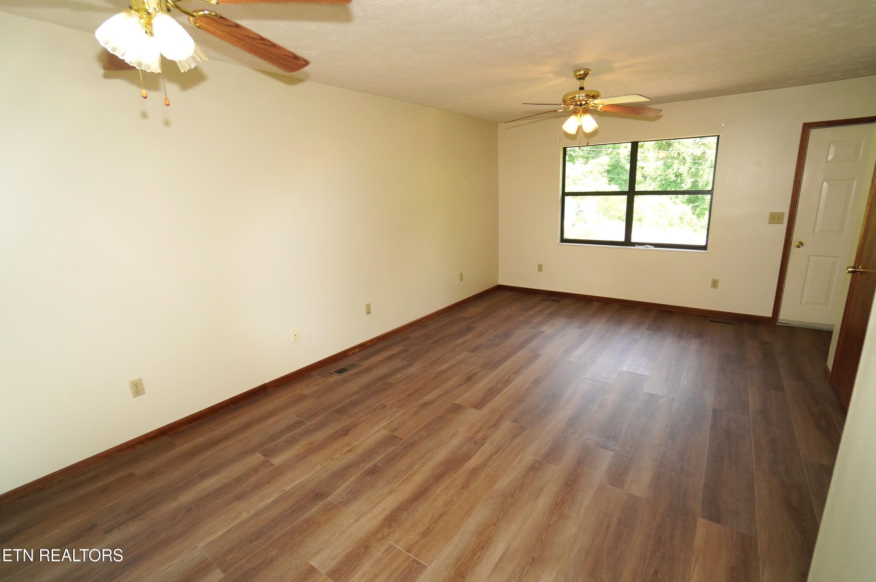 1006 Woodland Way Dandridge TN 37725