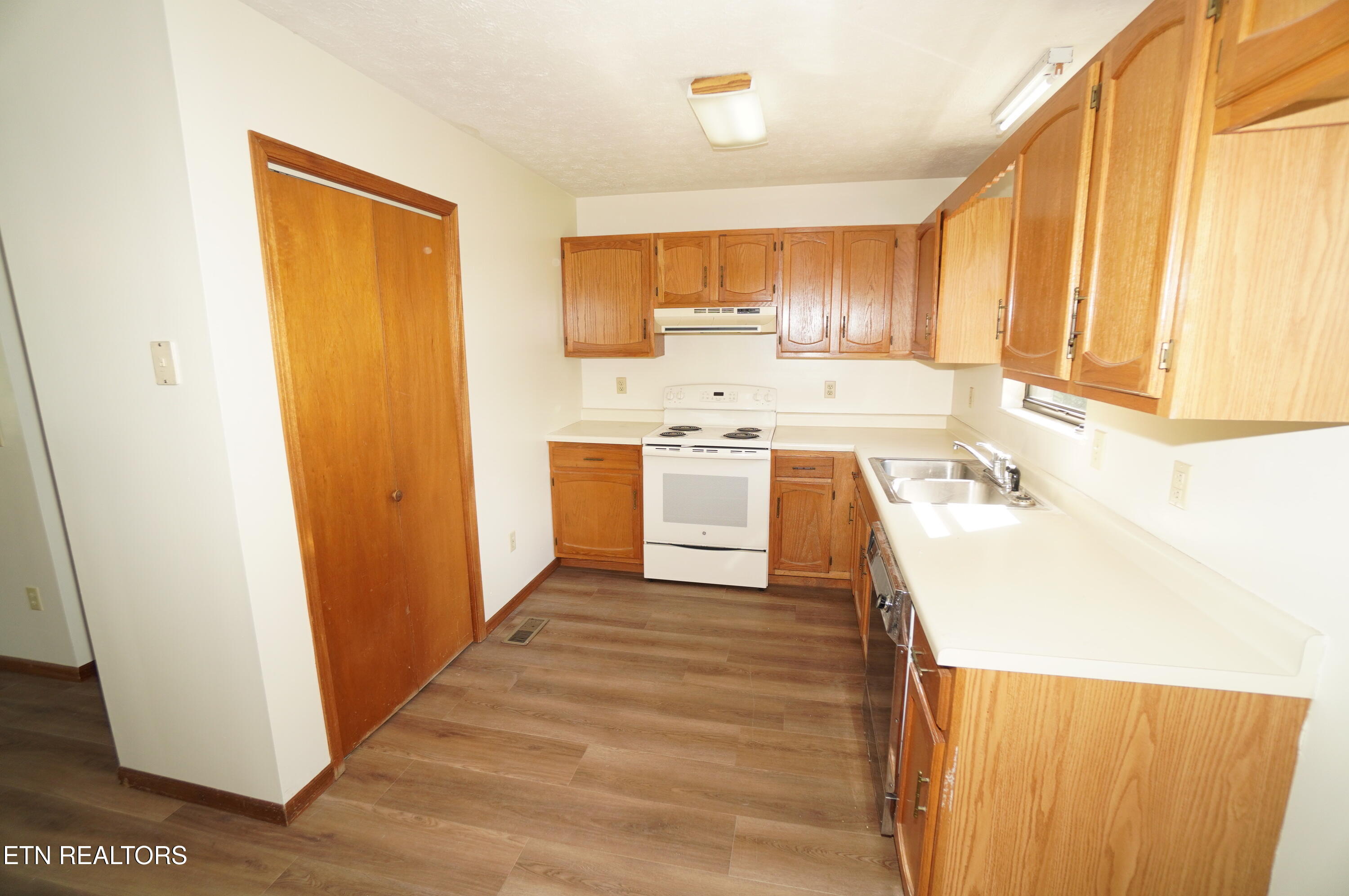 1006 Woodland Way Dandridge TN 37725