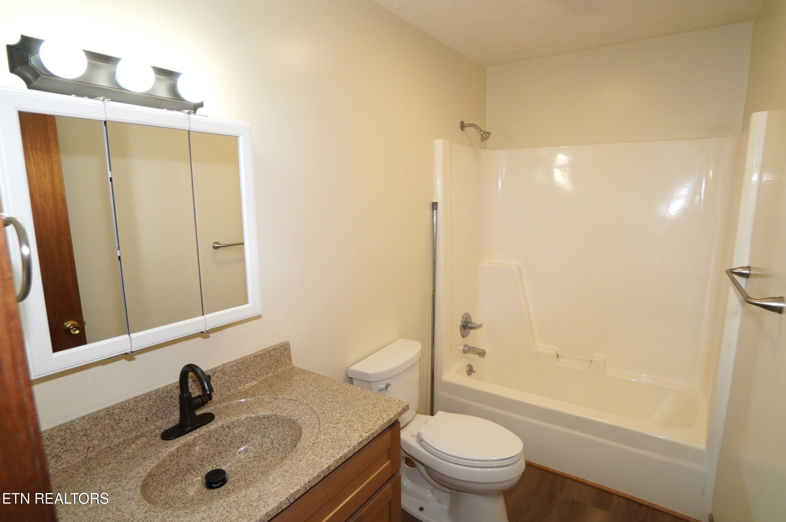 1006 Woodland Way Dandridge TN 37725