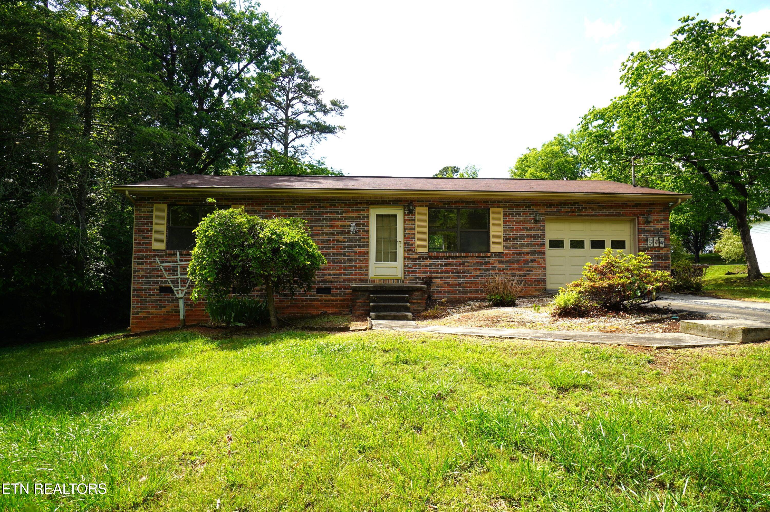 1006 Woodland Way Dandridge TN 37725