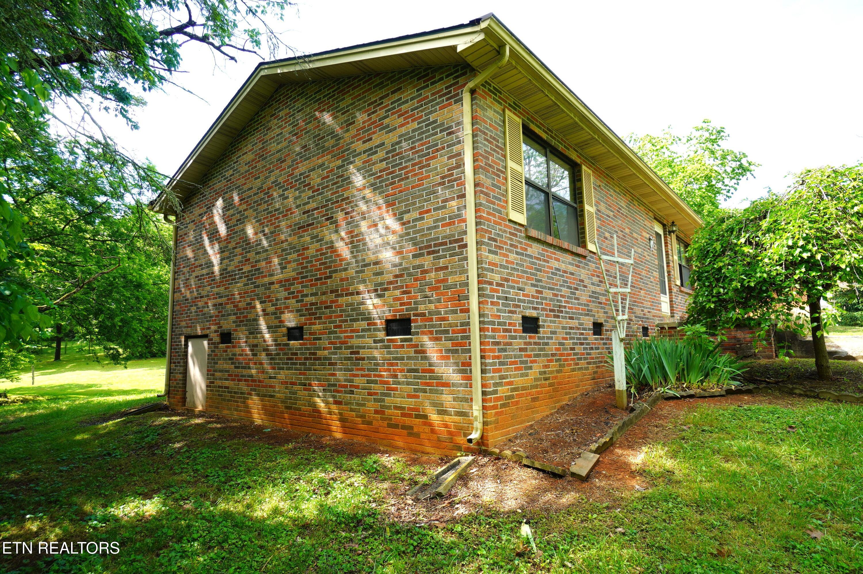 1006 Woodland Way Dandridge TN 37725