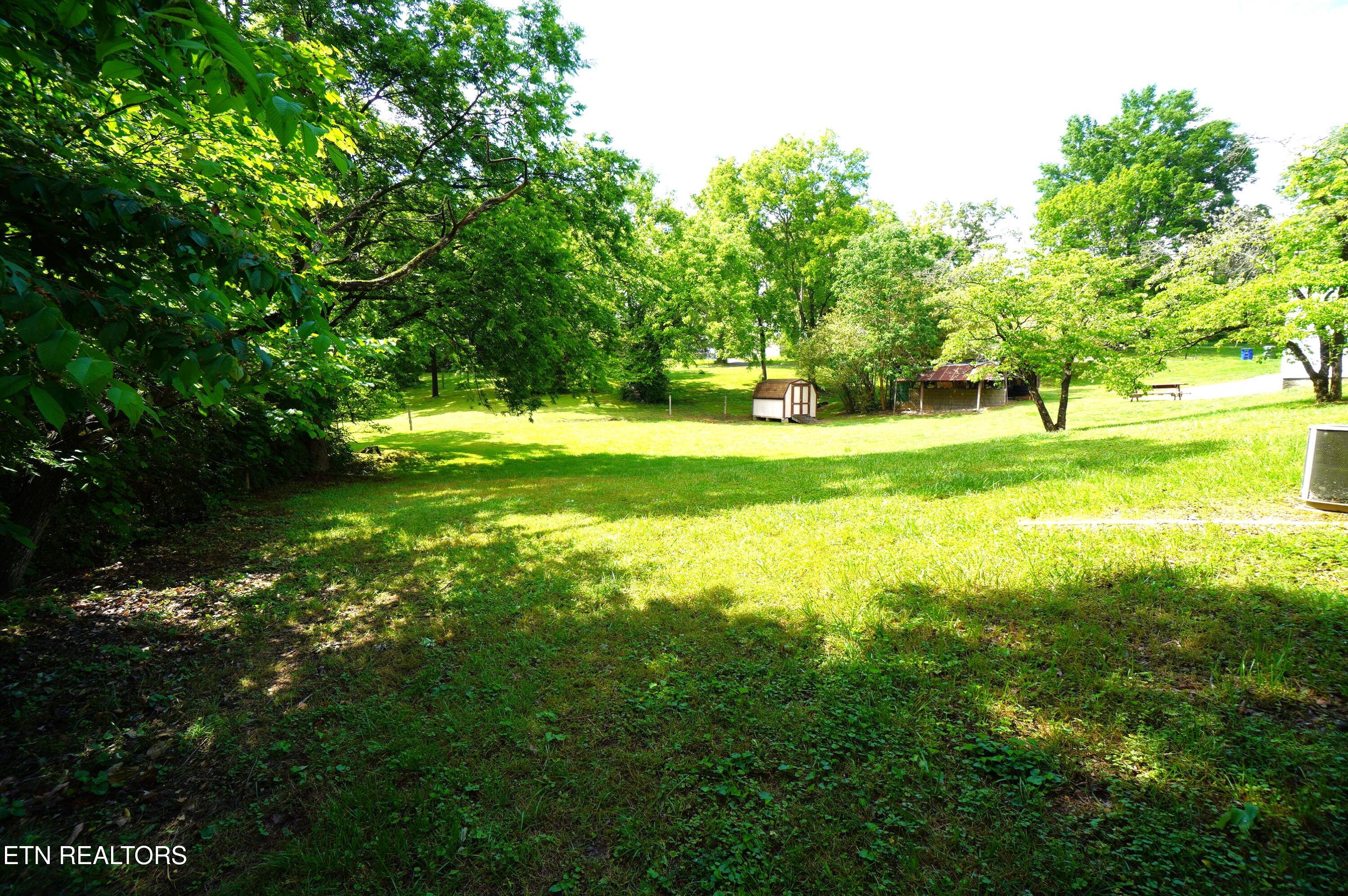 1006 Woodland Way Dandridge TN 37725