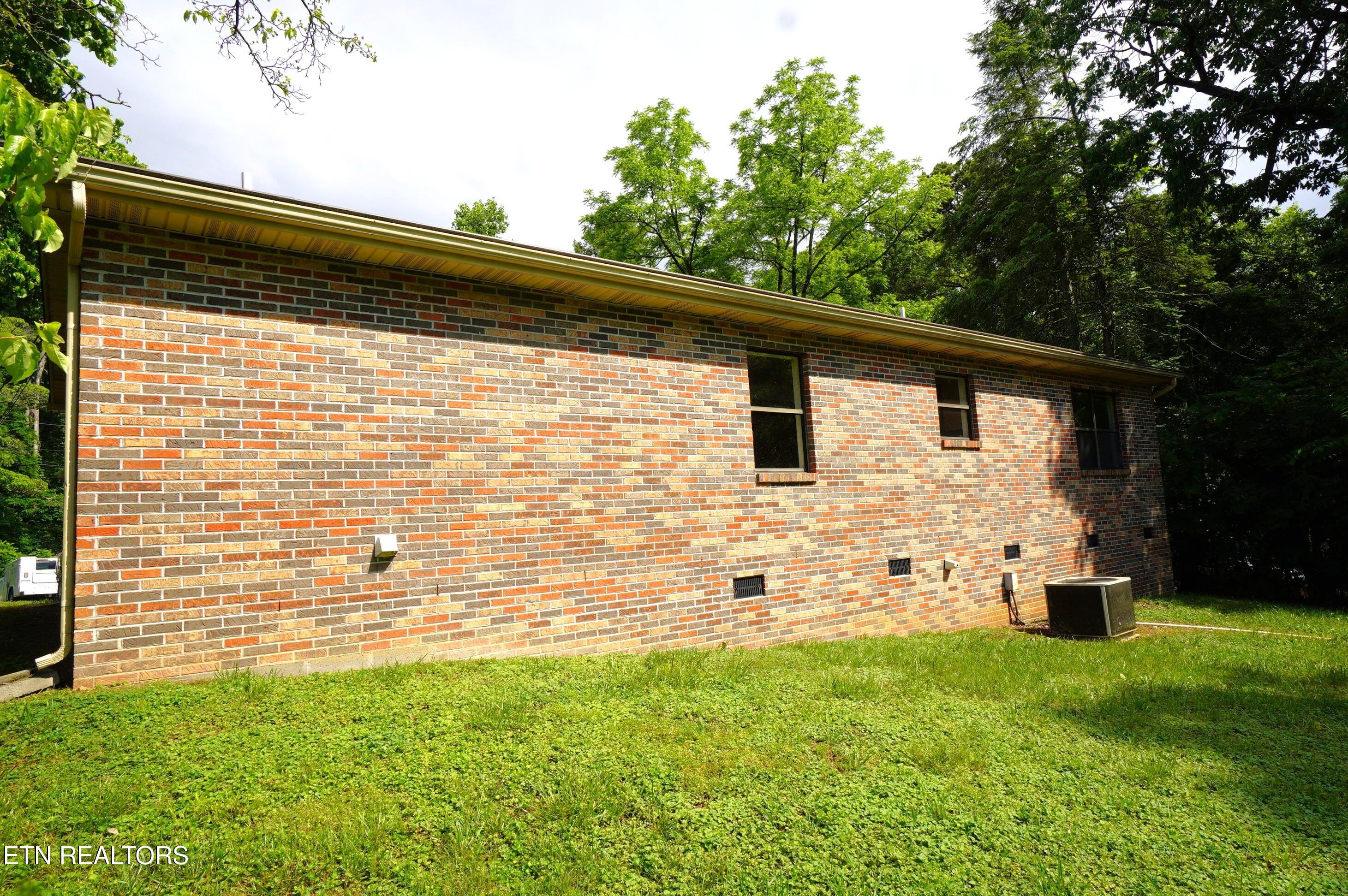1006 Woodland Way Dandridge TN 37725