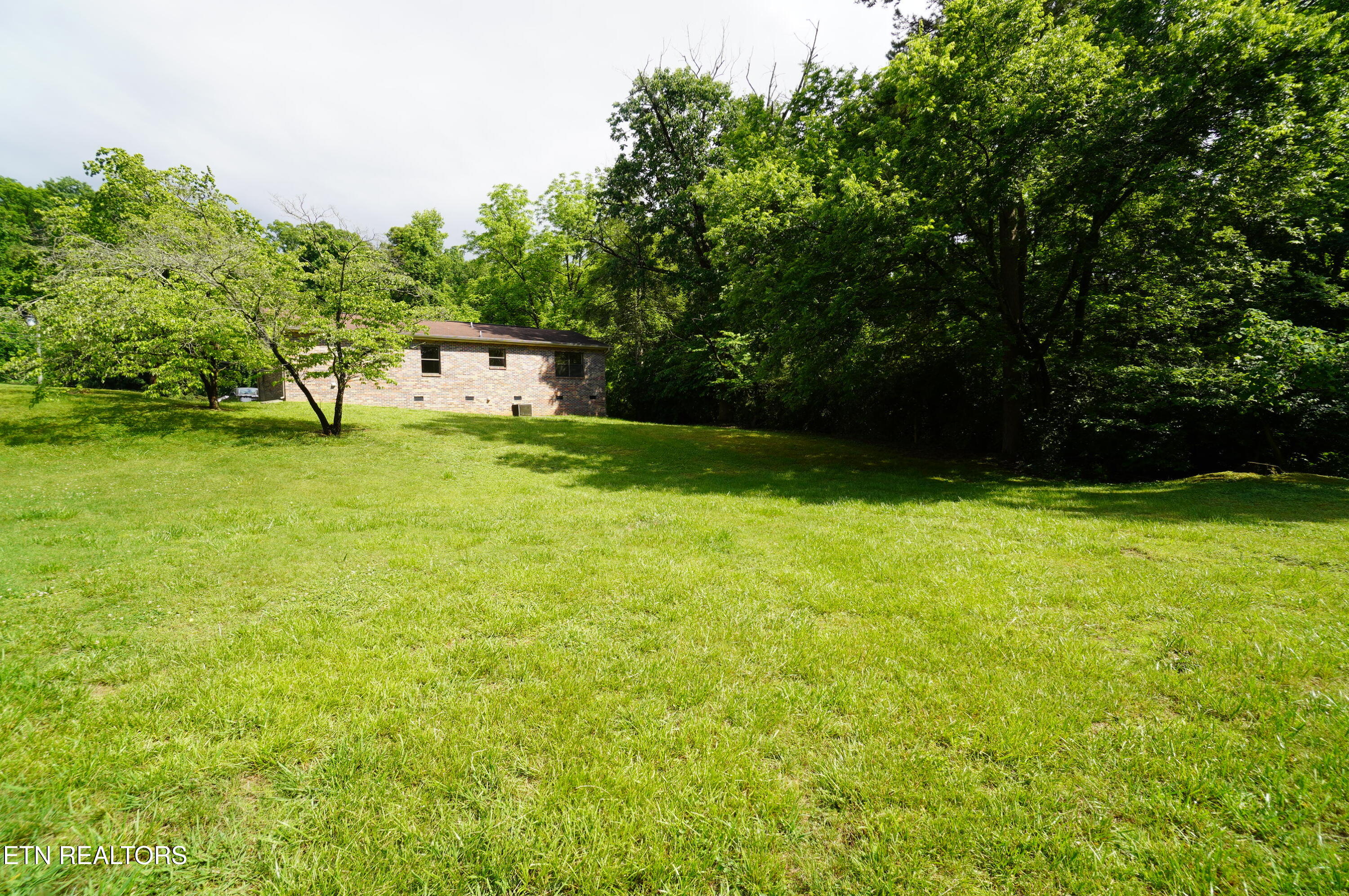 1006 Woodland Way Dandridge TN 37725