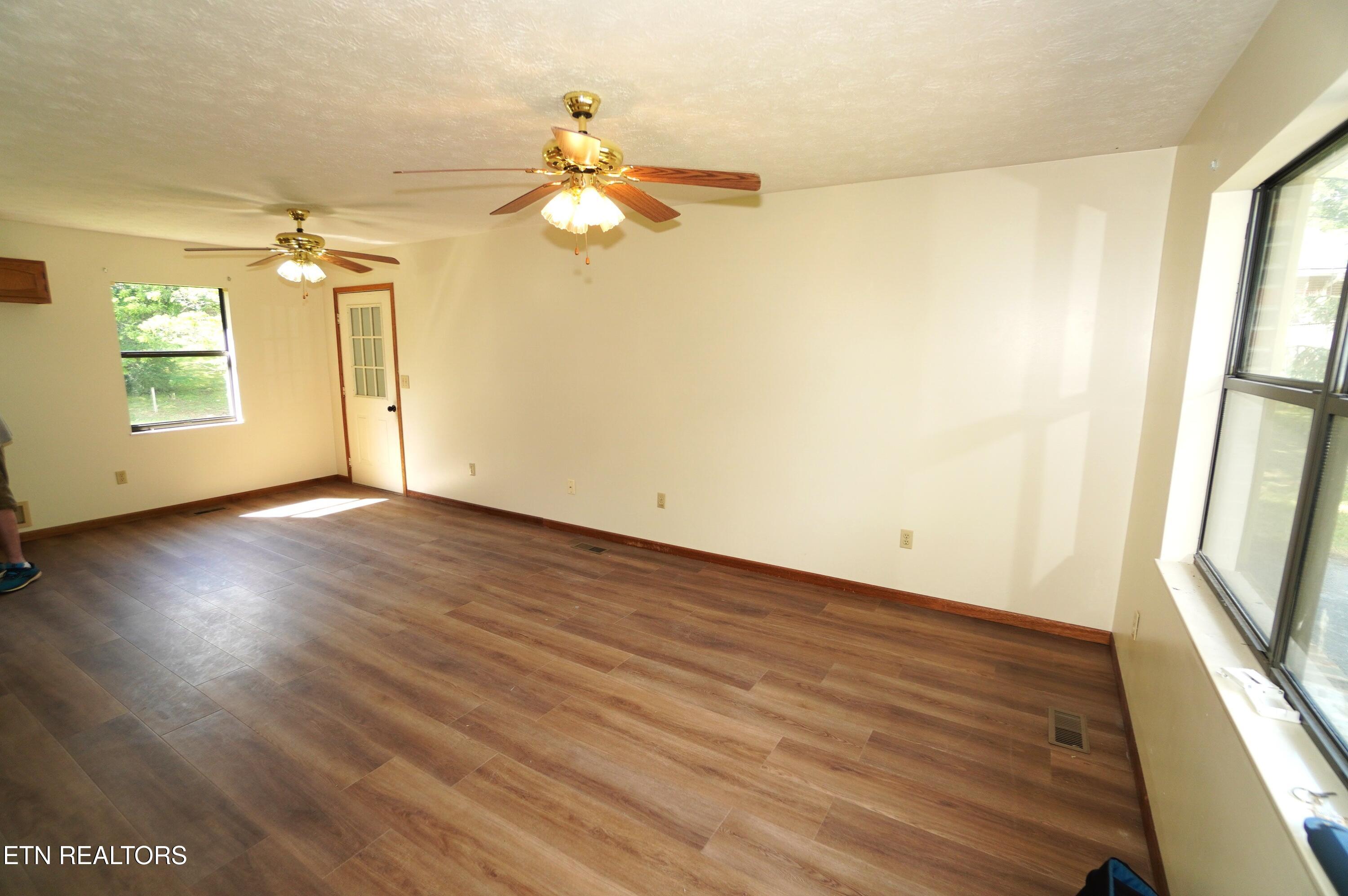 1006 Woodland Way Dandridge TN 37725