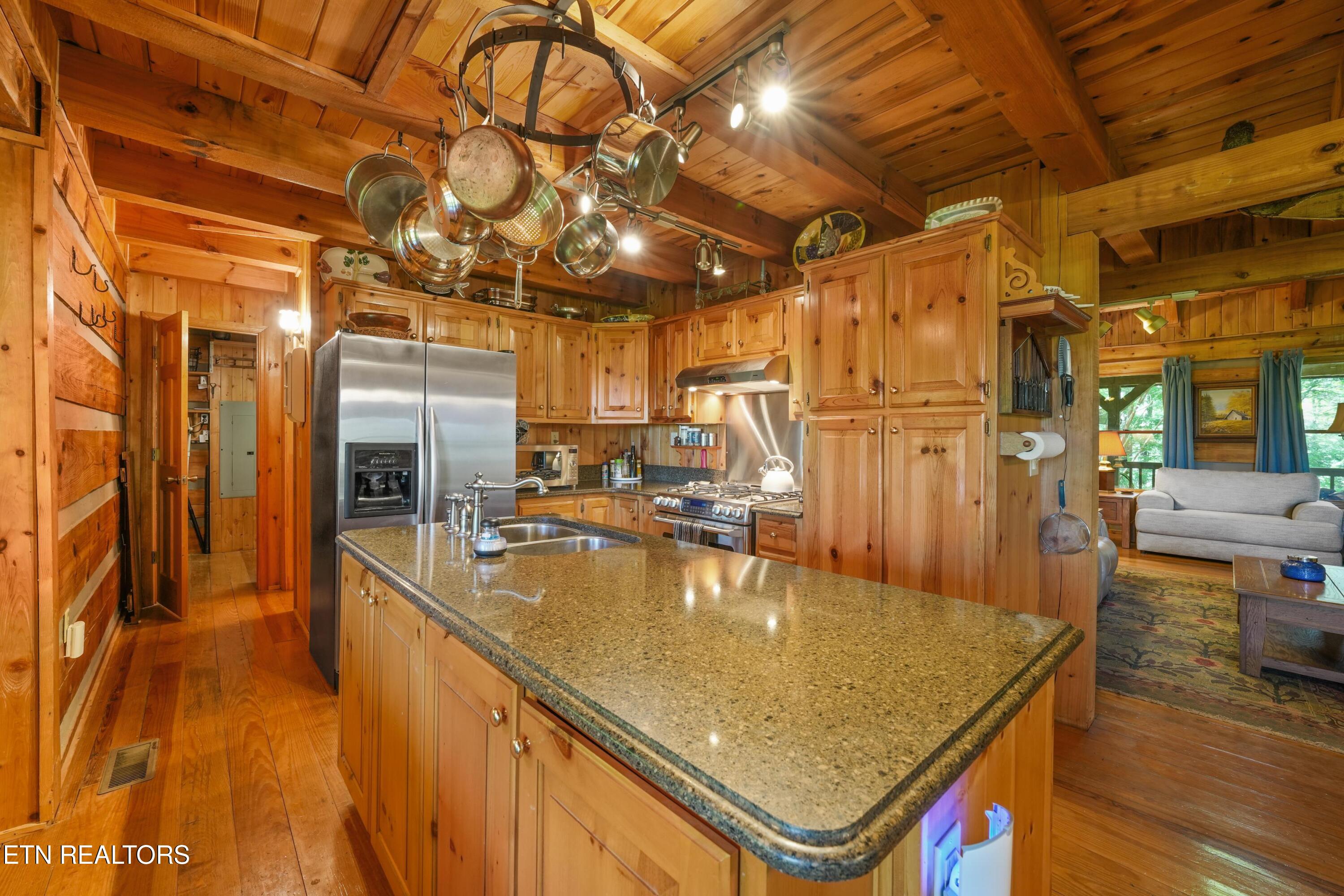 3694 Marian Lake Way Pigeon Forge TN 37862