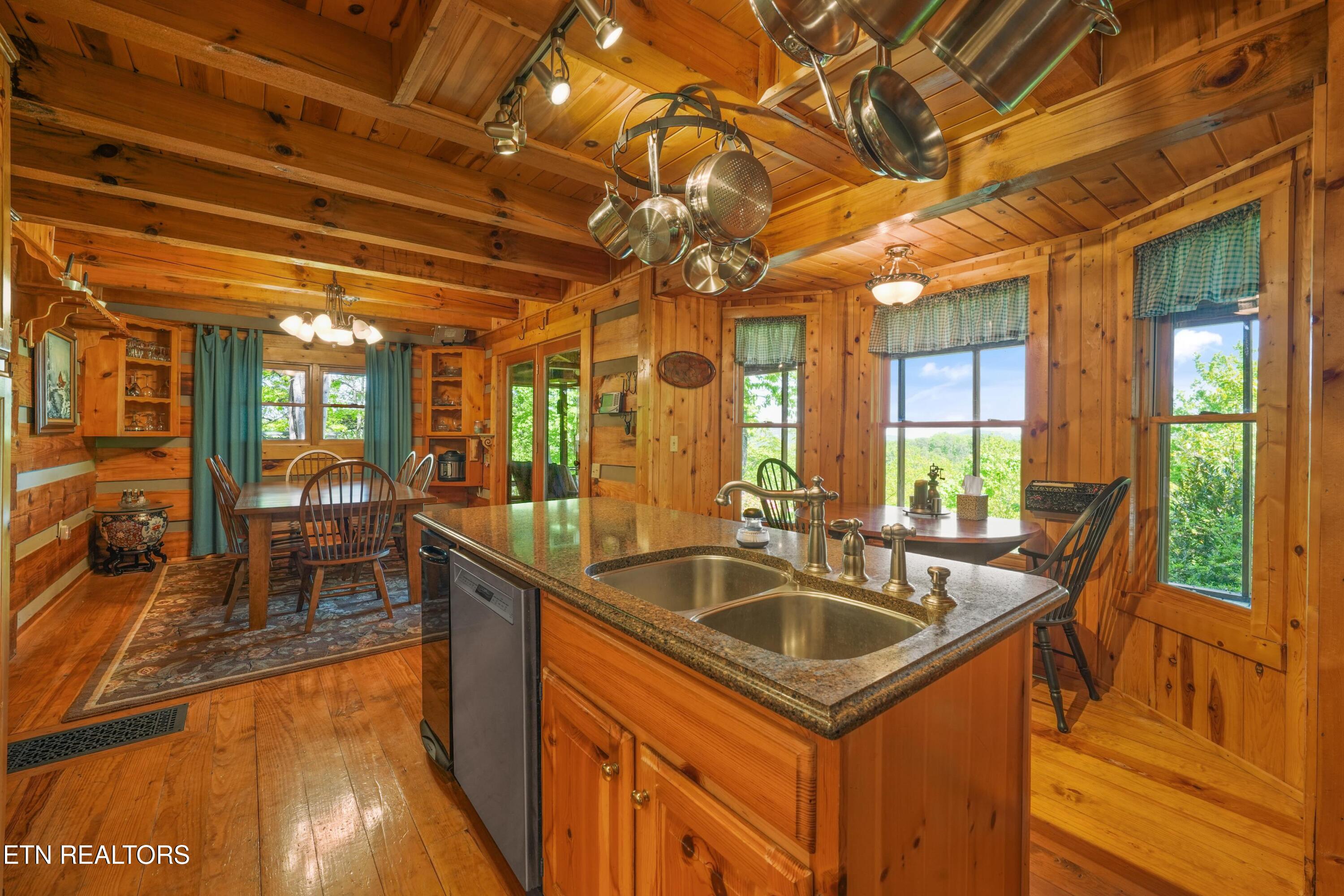 3694 Marian Lake Way Pigeon Forge TN 37862