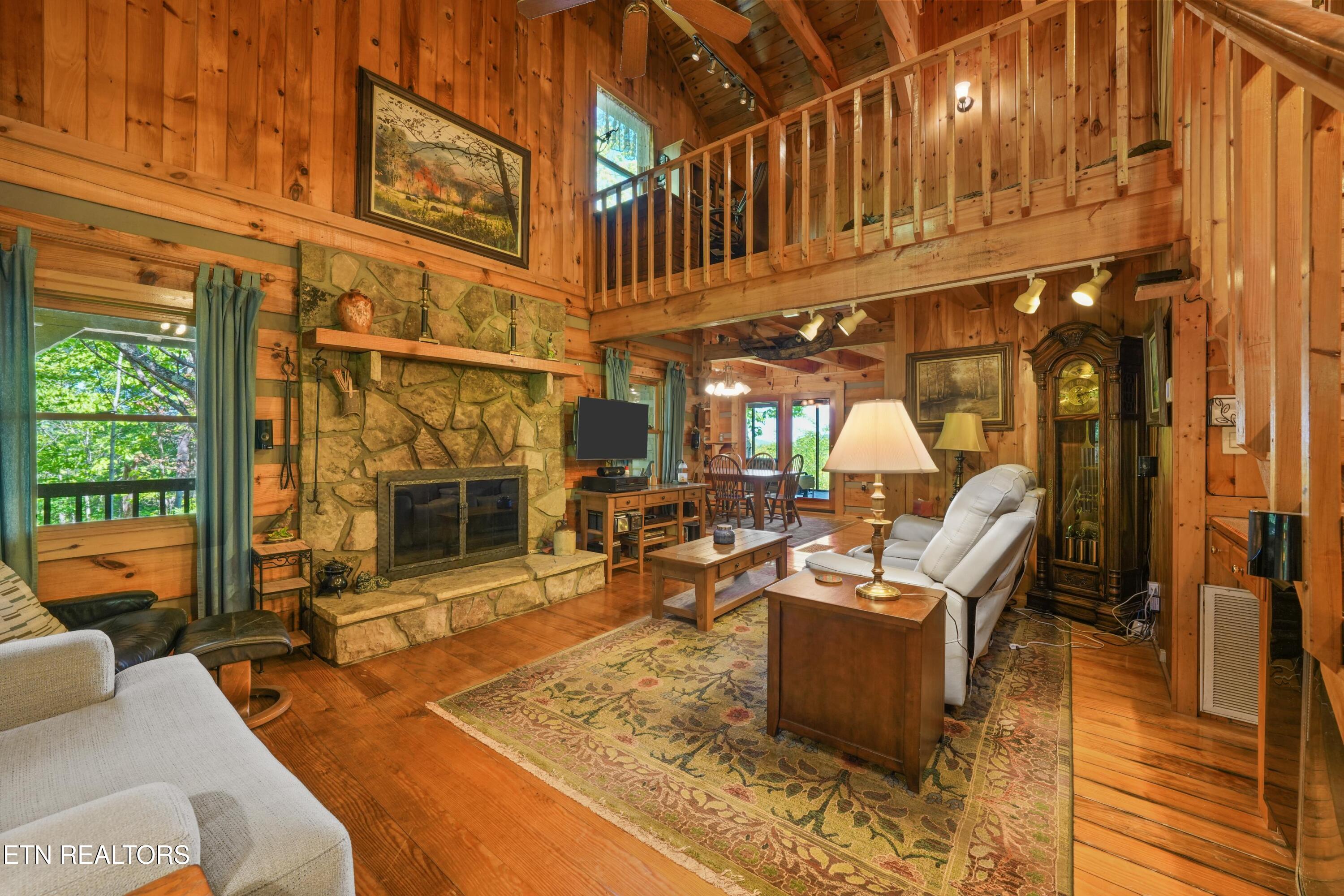 3694 Marian Lake Way Pigeon Forge TN 37862