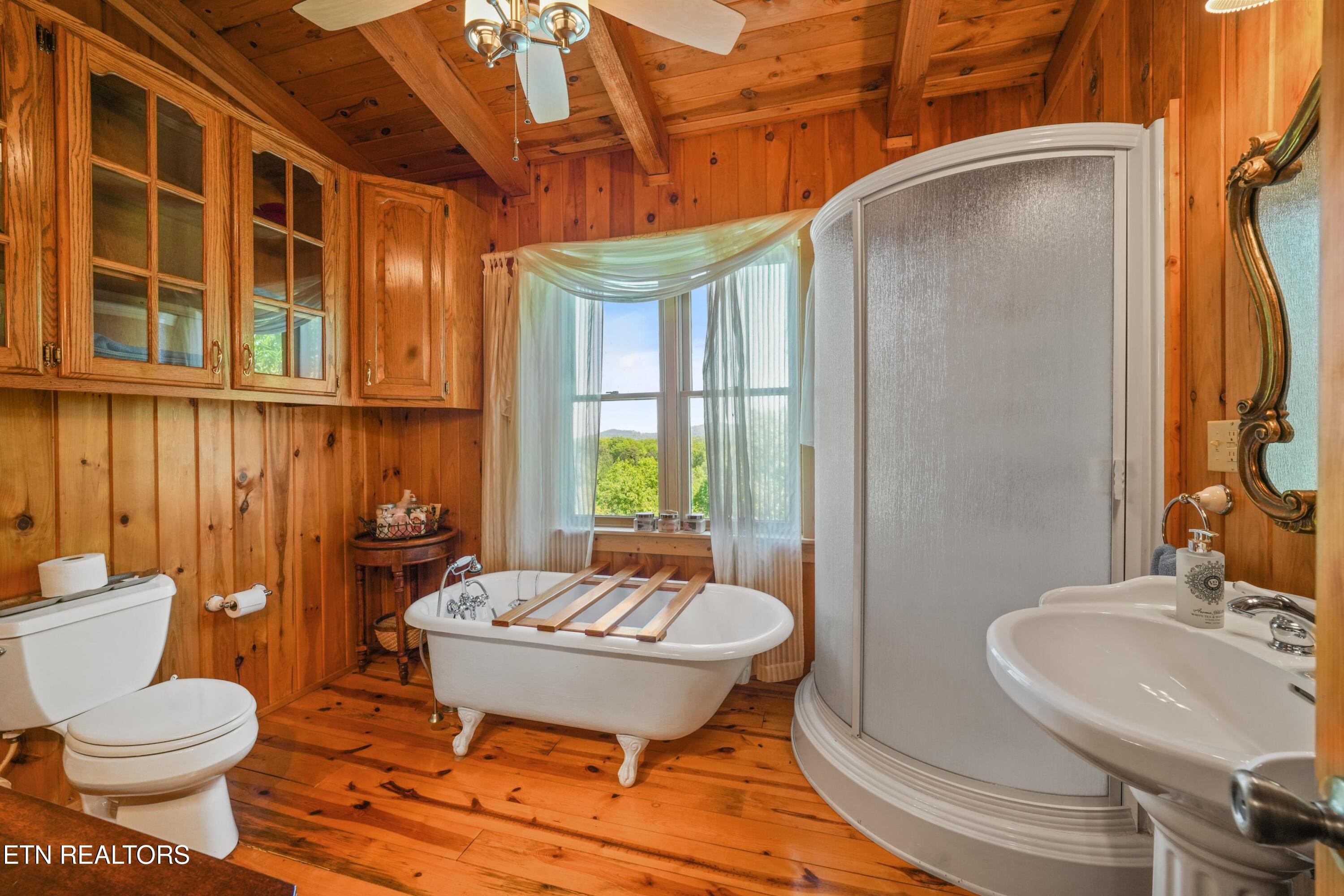 3694 Marian Lake Way Pigeon Forge TN 37862