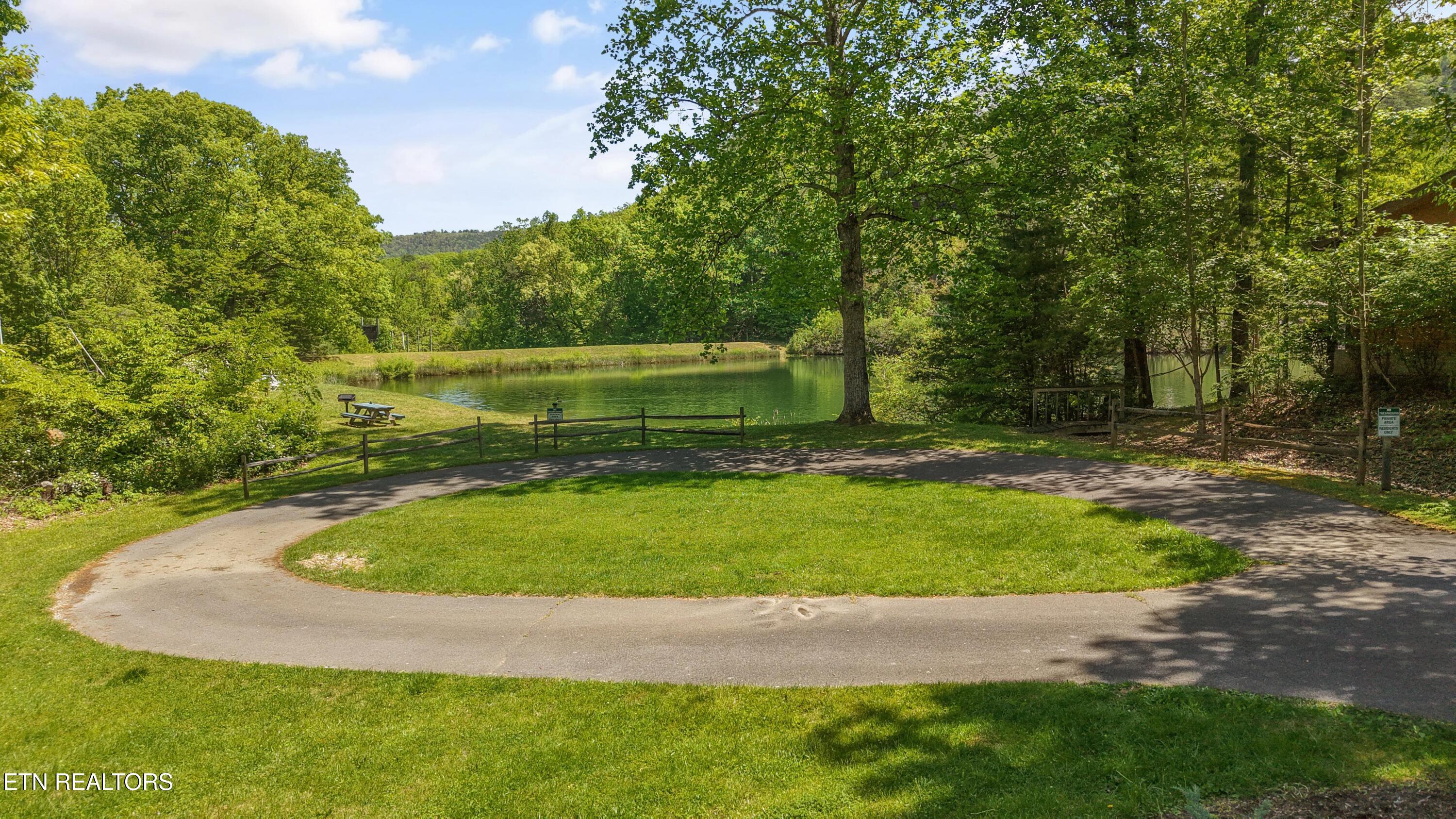 3694 Marian Lake Way Pigeon Forge TN 37862