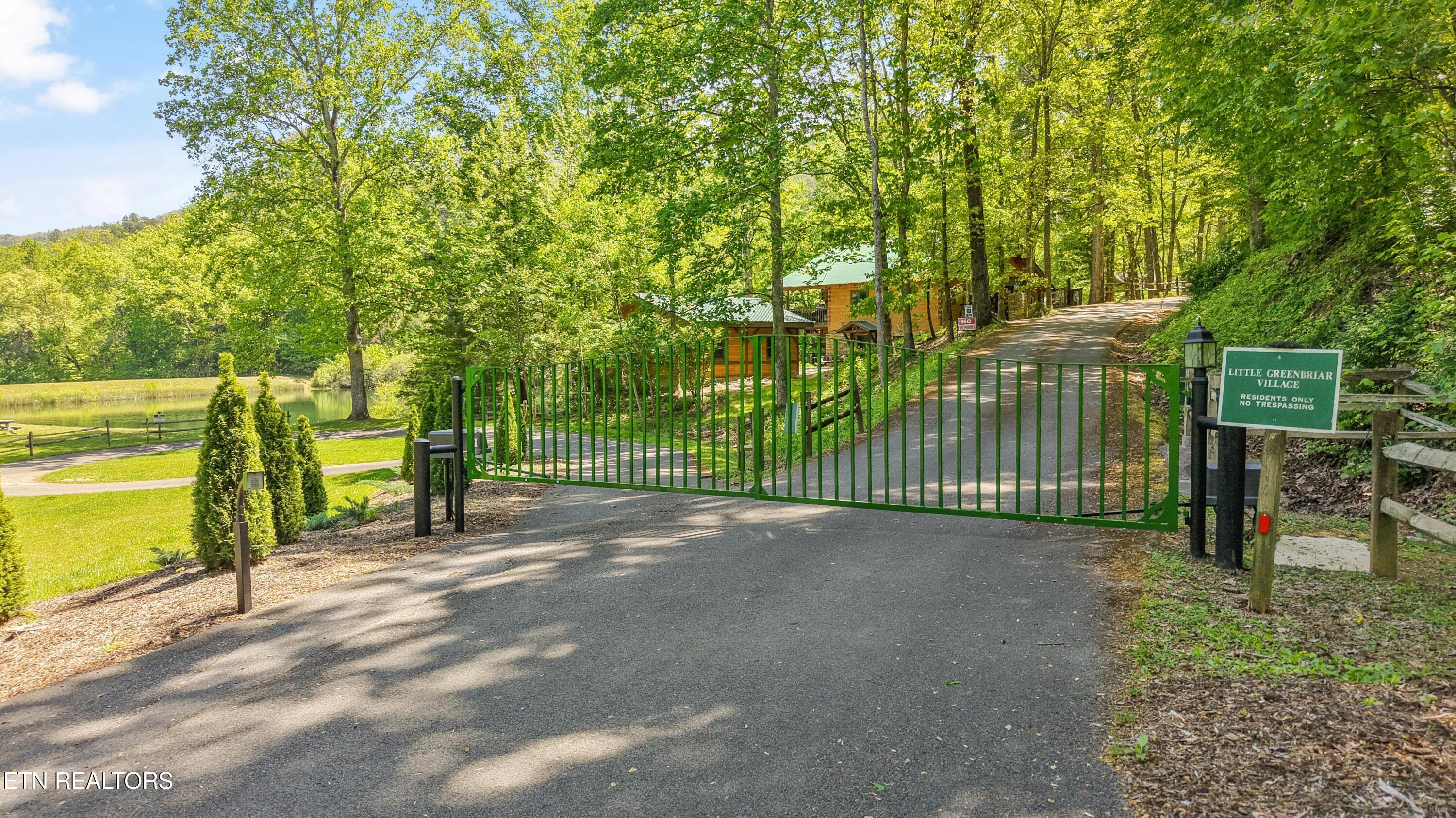 3694 Marian Lake Way Pigeon Forge TN 37862