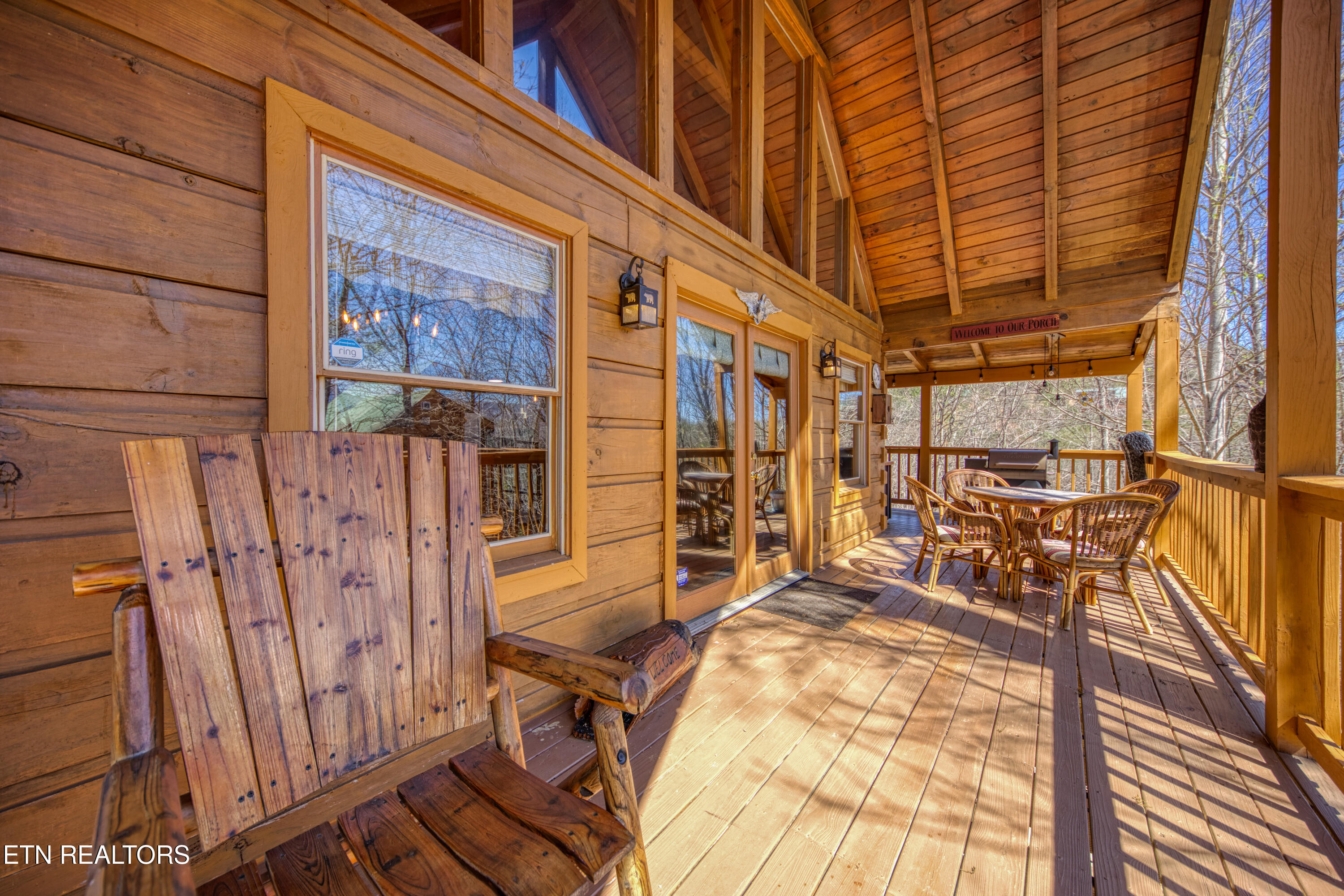 2621 Raccoon Hollow Way Pigeon Forge TN 37862
