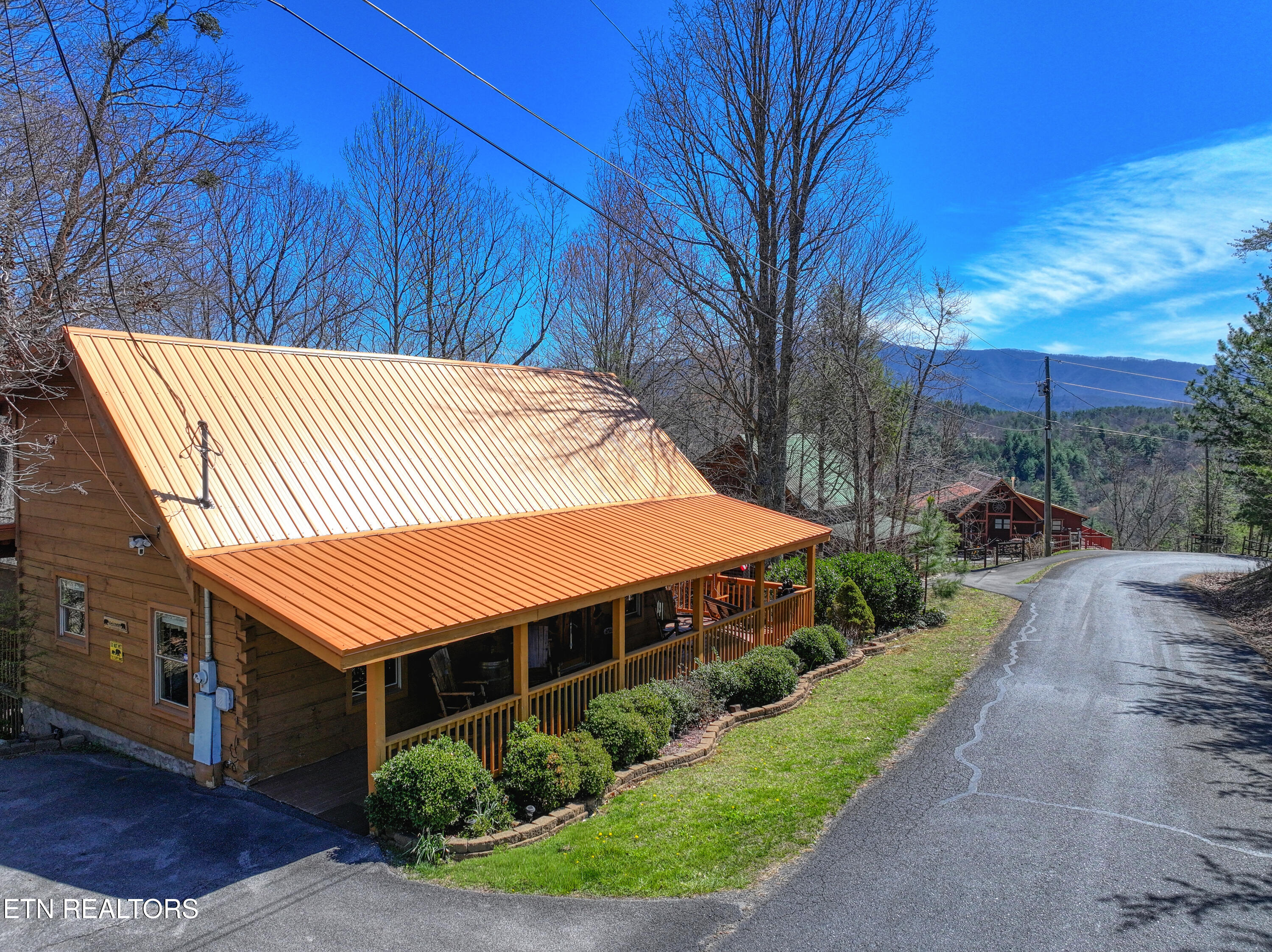 2621 Raccoon Hollow Way Pigeon Forge TN 37862