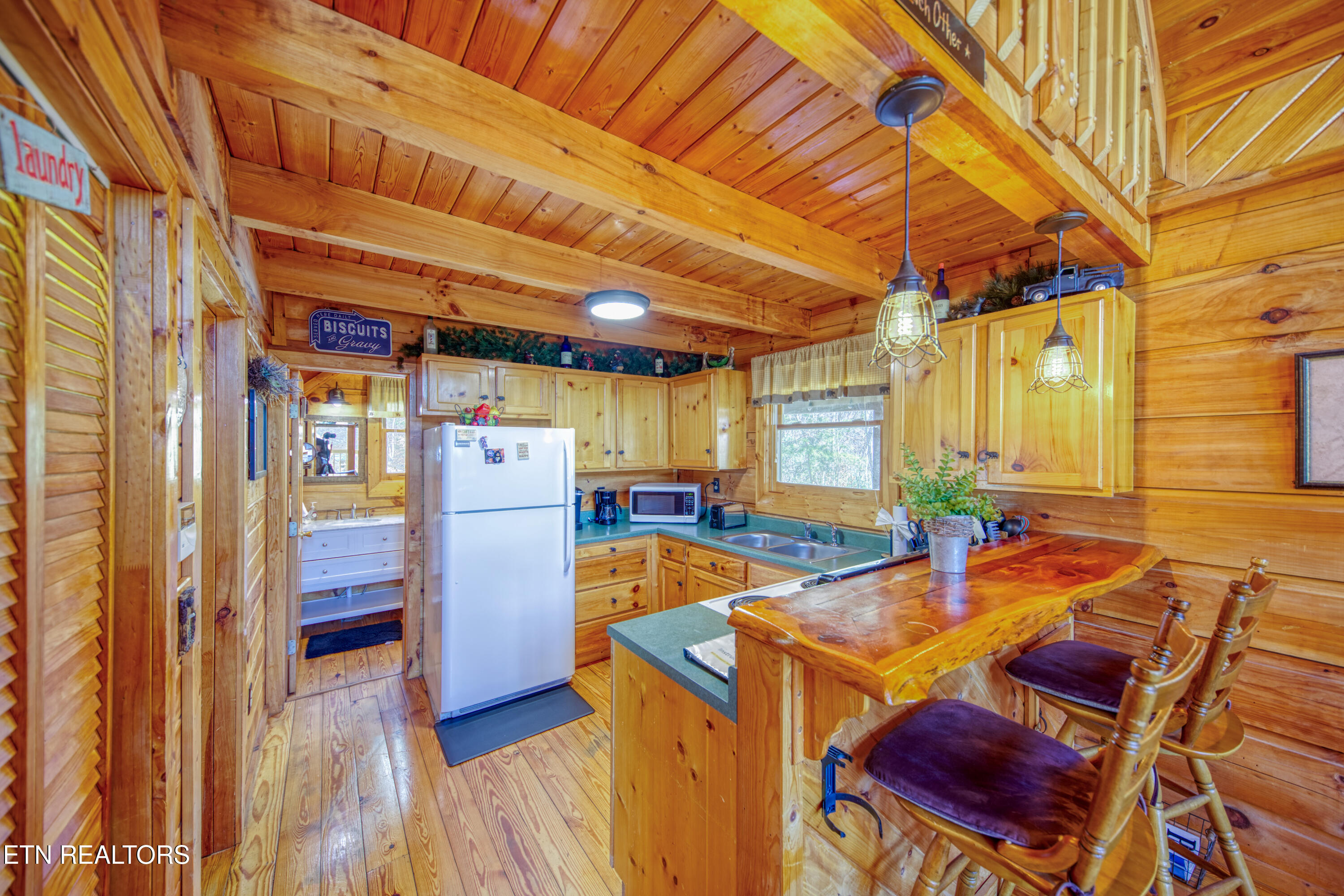 2621 Raccoon Hollow Way Pigeon Forge TN 37862