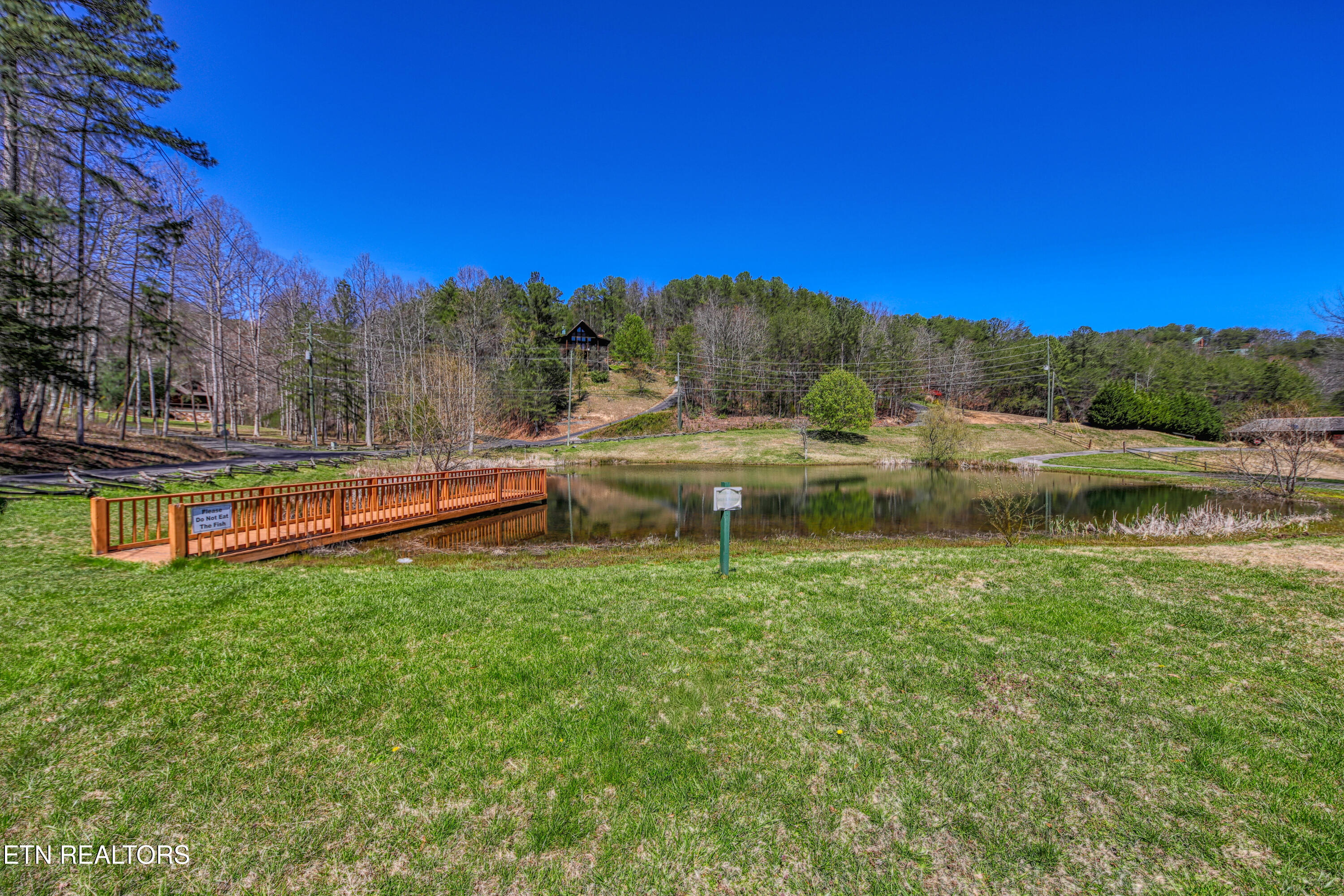 2621 Raccoon Hollow Way Pigeon Forge TN 37862