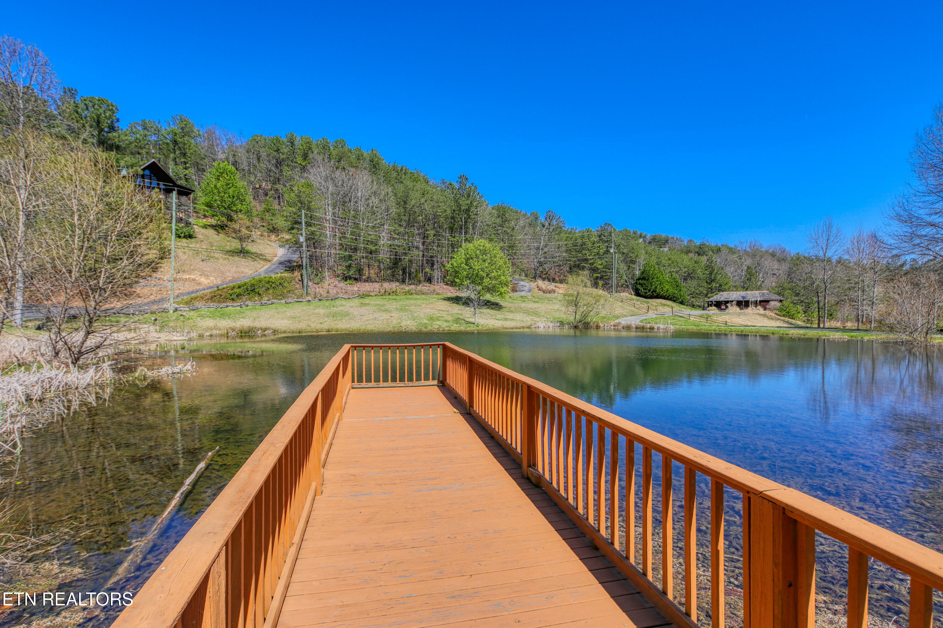 2621 Raccoon Hollow Way Pigeon Forge TN 37862