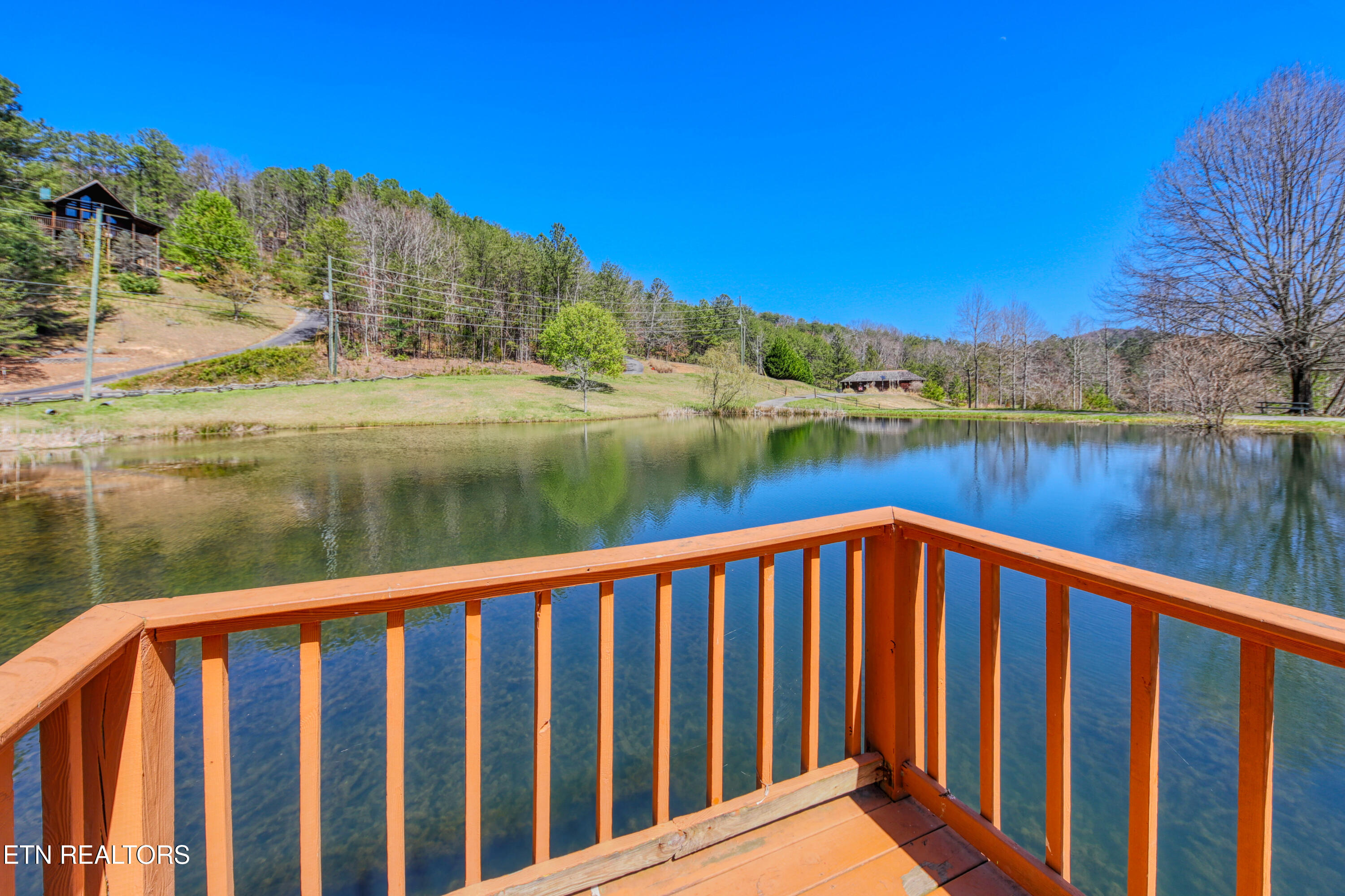 2621 Raccoon Hollow Way Pigeon Forge TN 37862