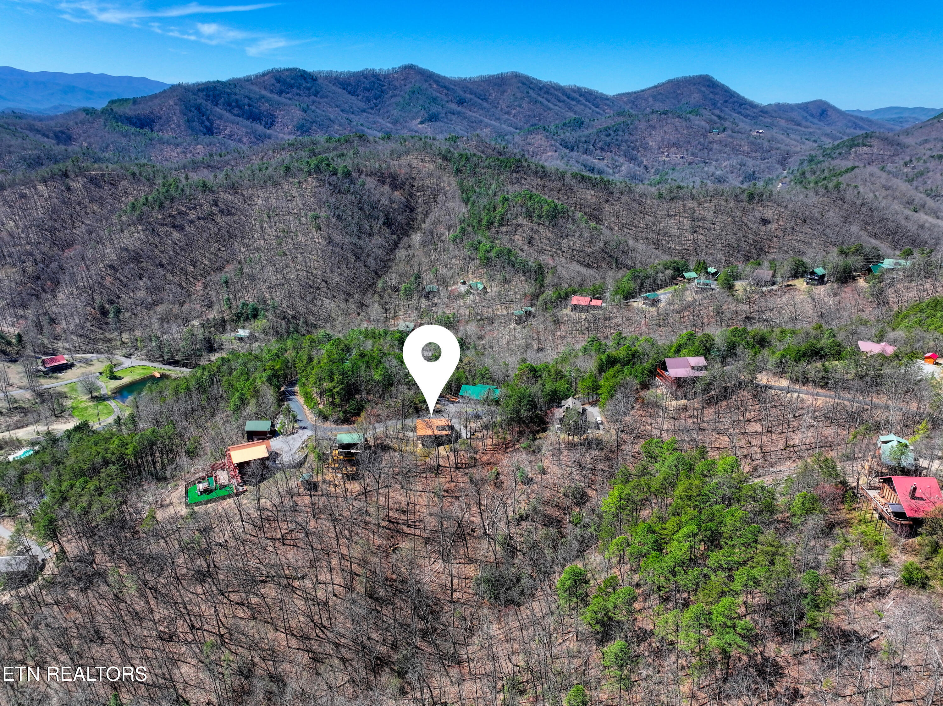 2621 Raccoon Hollow Way Pigeon Forge TN 37862